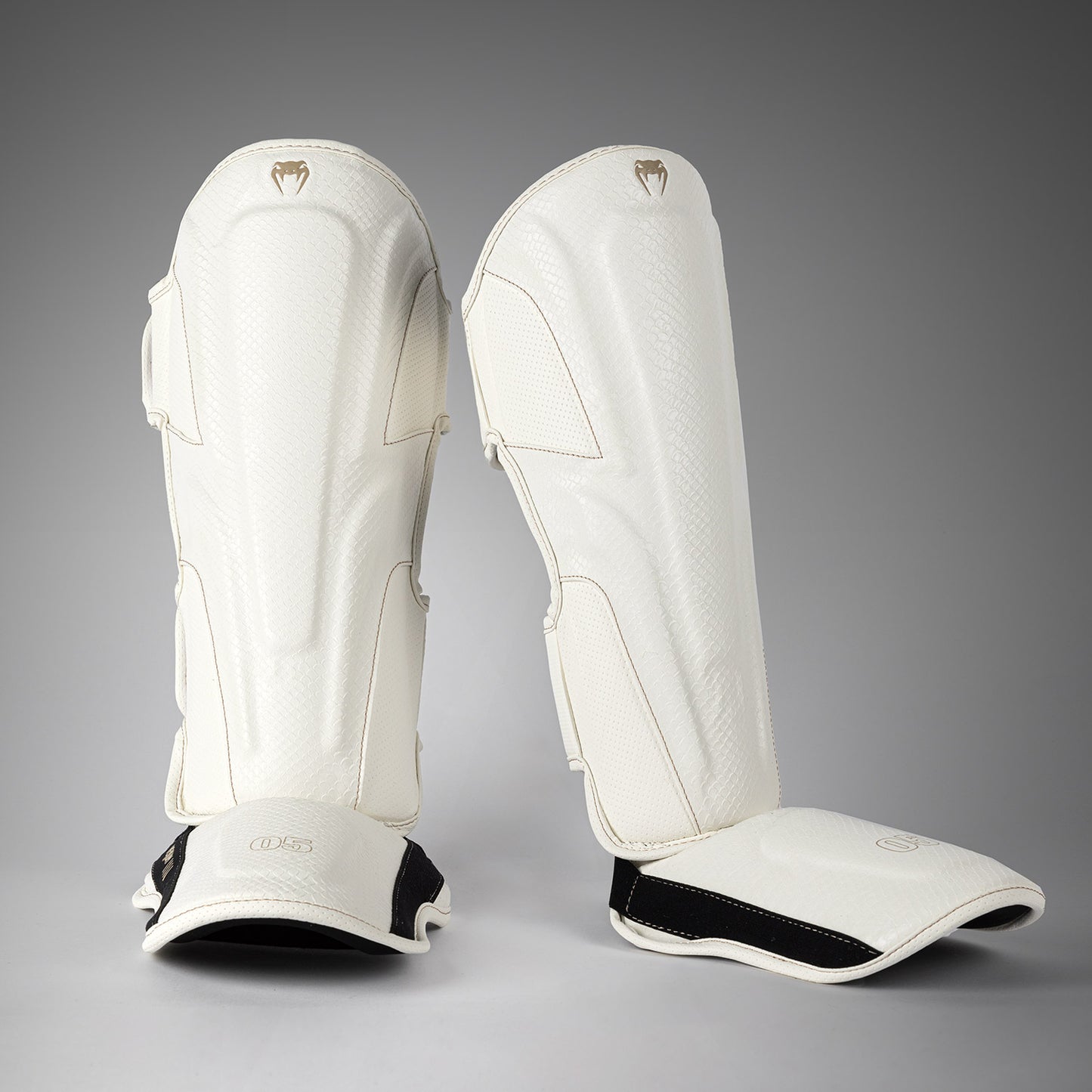 Venum Impact Evo Scales Scheenbeschermers – Ivoor