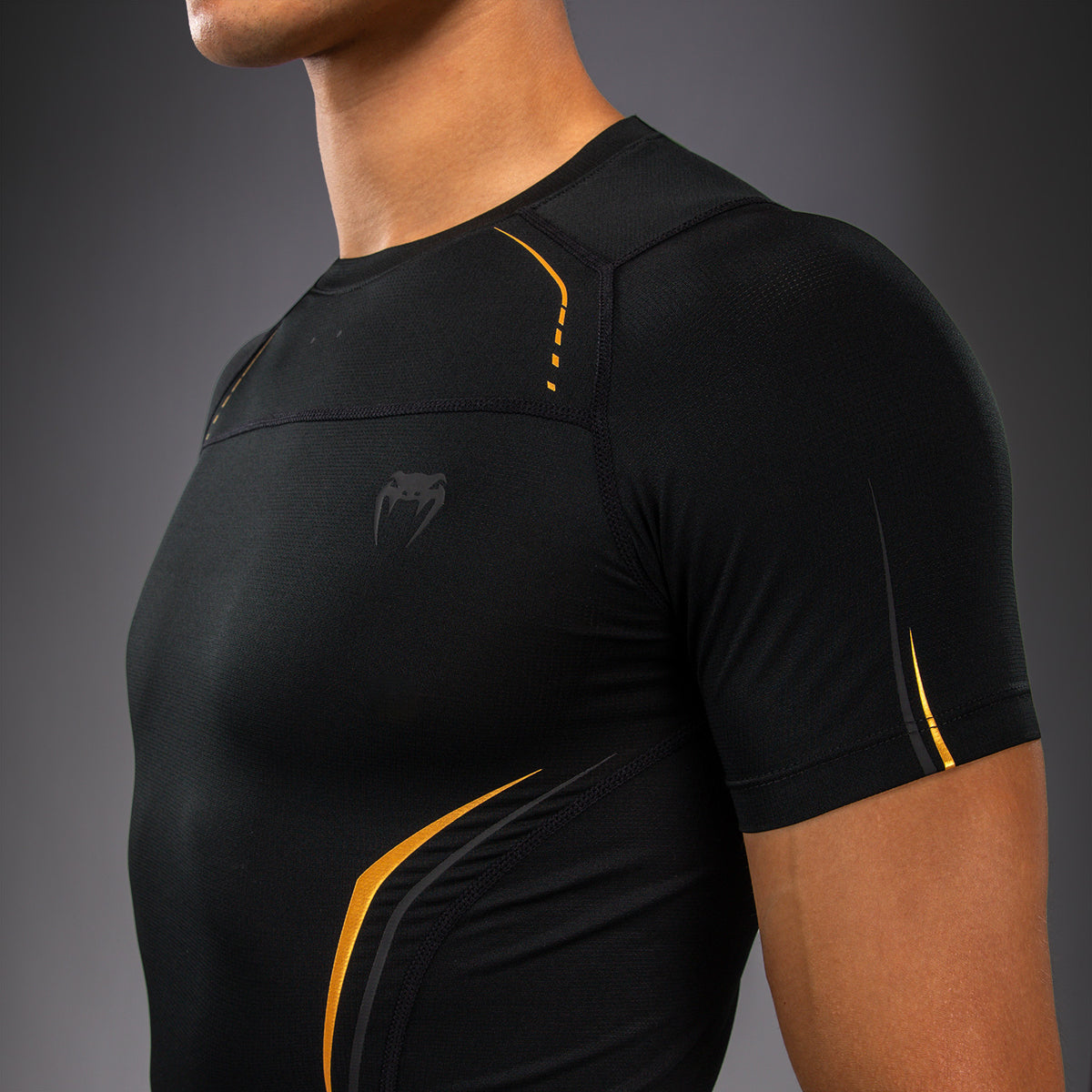 Venum G-Core Met korte mouwen Rashguard - Zwart/Goud
