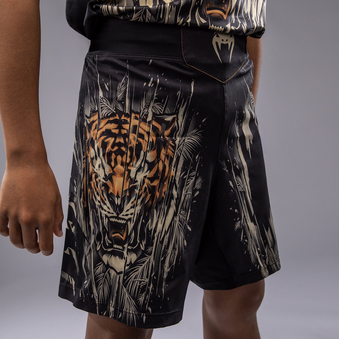Venum Tiger Kids Fight Shorts - Zwart / Neon Oranje