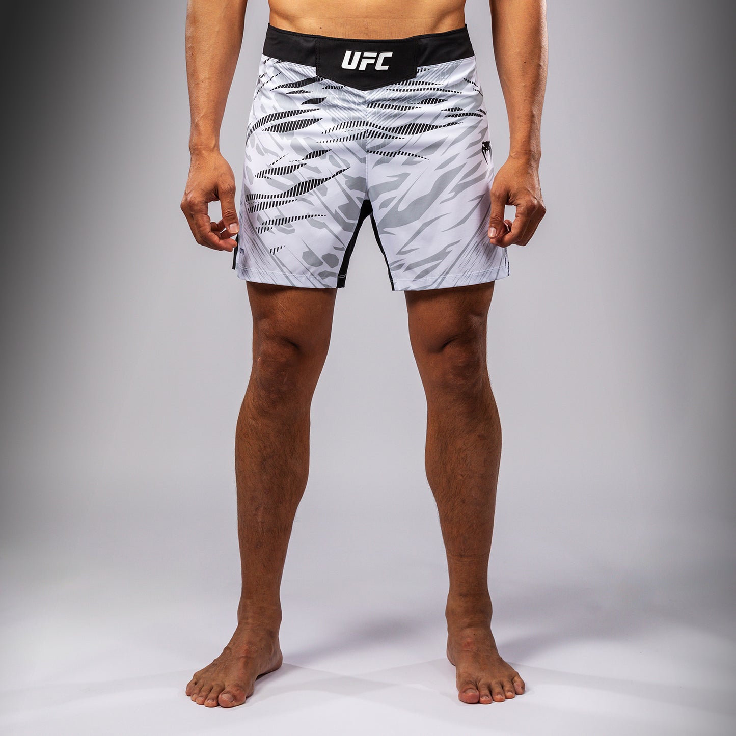 UFC Fusion by Venum Authentic Fight Night Fight Shorts voor Heren - Kort Fit - Wit