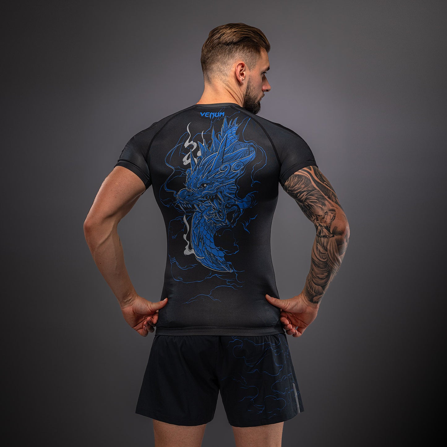 Venum Thunder Dragon Rashguard met korte mouwen – Zwart/Koningsblauw