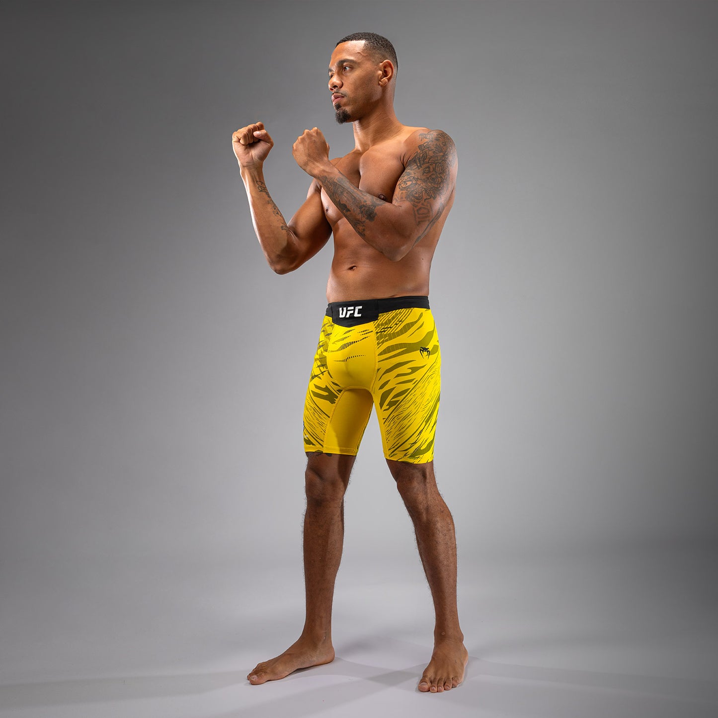 UFC Fusion by Venum Personalized Authentic Fight Night Vale Tudo Shorts voor Heren - Geel