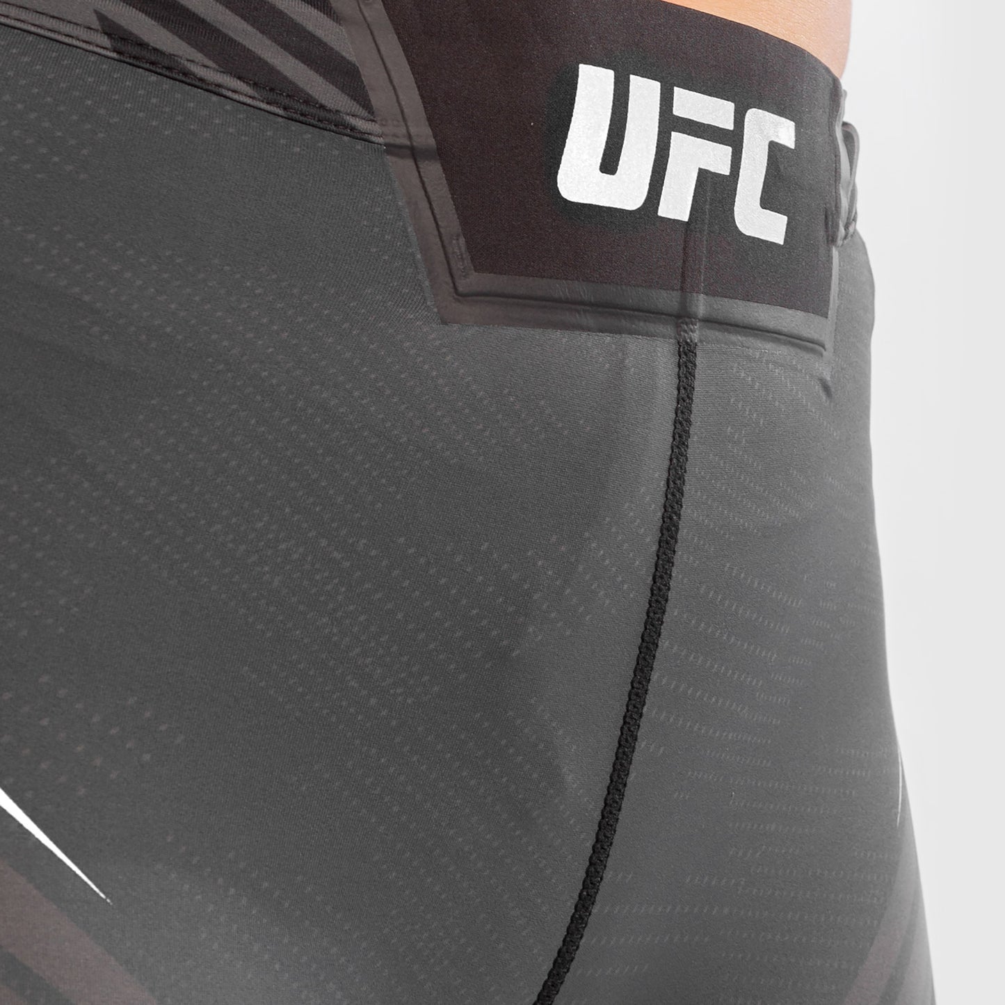 UFC Venum Authentic Fight Night Vale Tudo Damesshort - Long Fit - Zwart