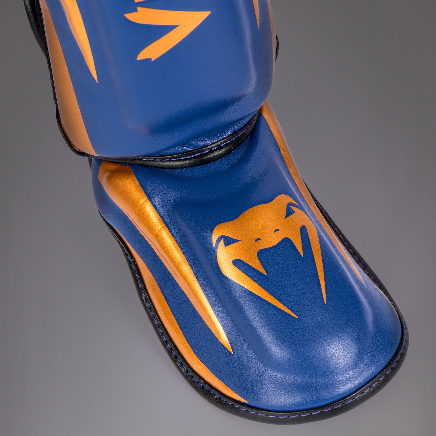 Venum Elite Scheenbeschermers - Koninklijk Blauw - Speciale Editie