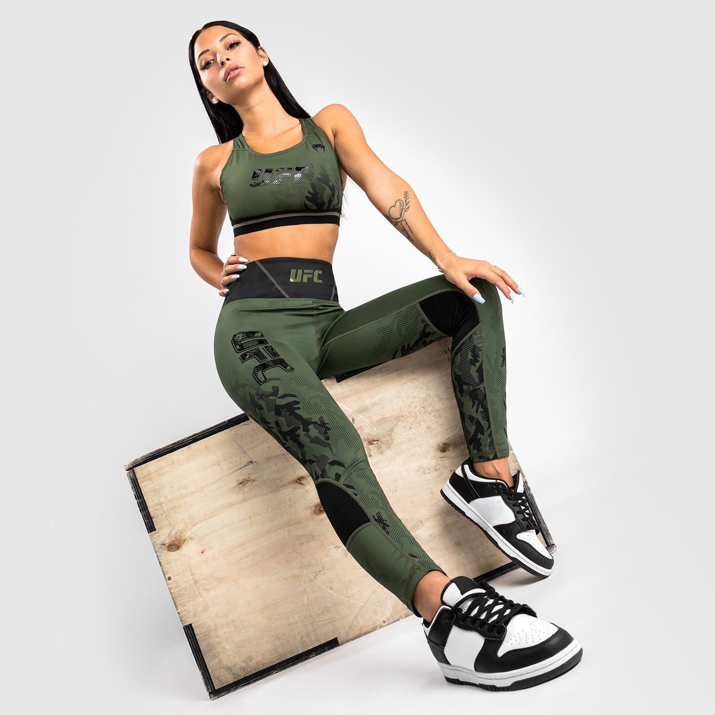 UFC Venum Authentic Fight Week Performance Tight voor dames - Kaki