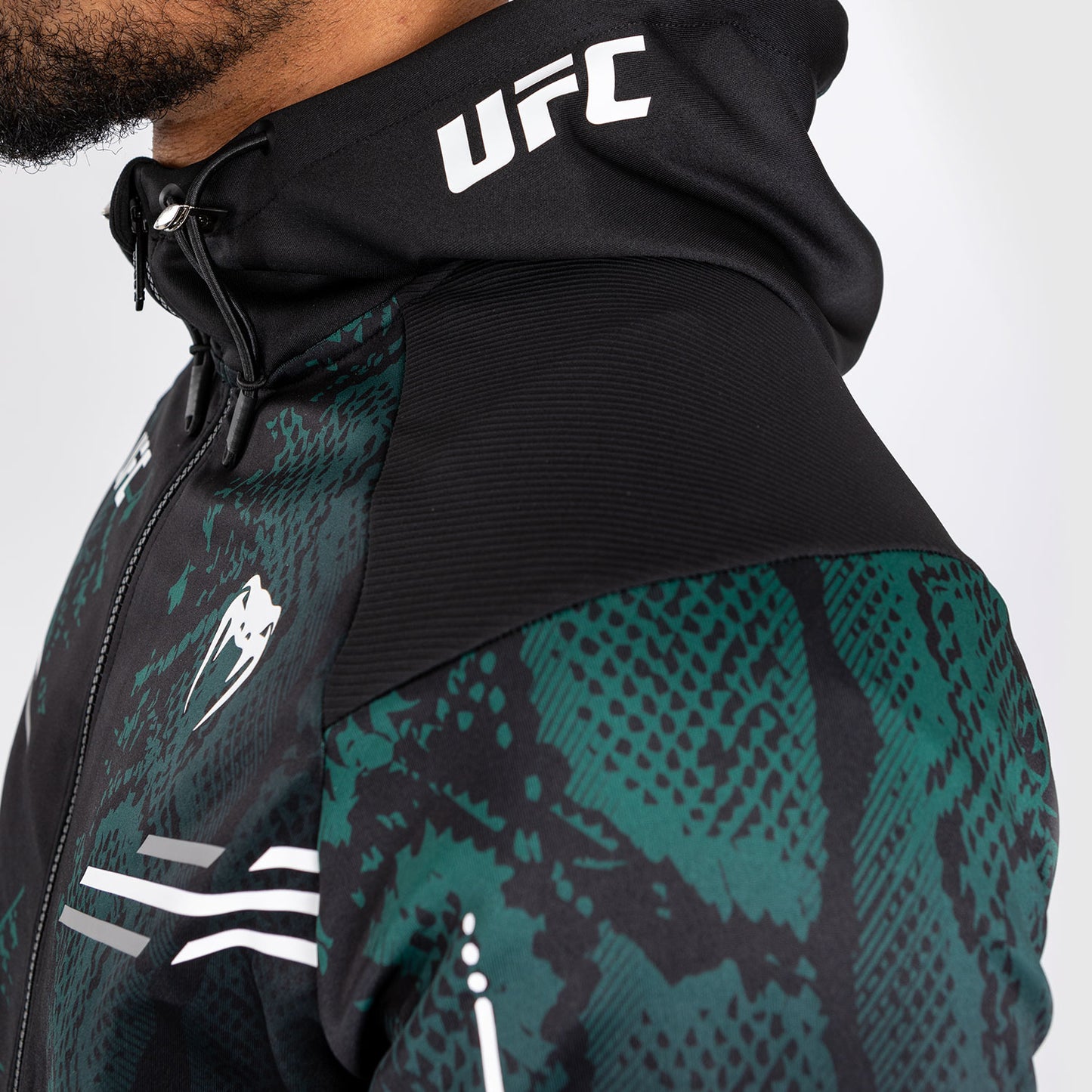 UFC Adrenaline by Venum Authentic Fight Night Walkout Hoodie voor Mannen - Emerald Edition - Groen/Zwart