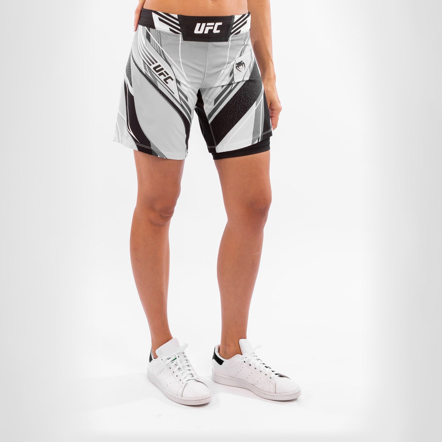 UFC Venum Authentic Fight Night Damesshort - Long Fit - Wit