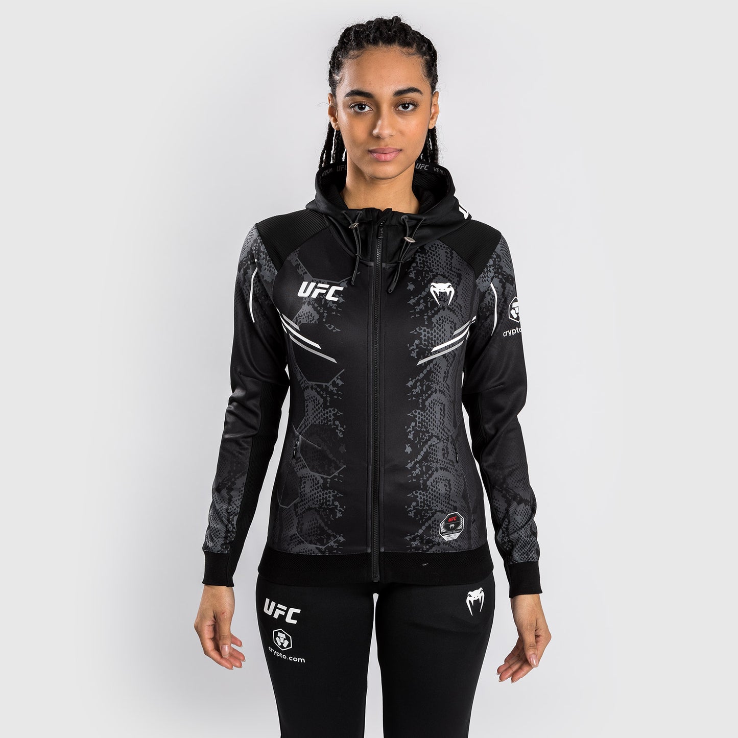 UFC Adrenaline by Venum Gepersonaliseerde Authentic Fight Night Dames Walkout Hoodie - Zwart