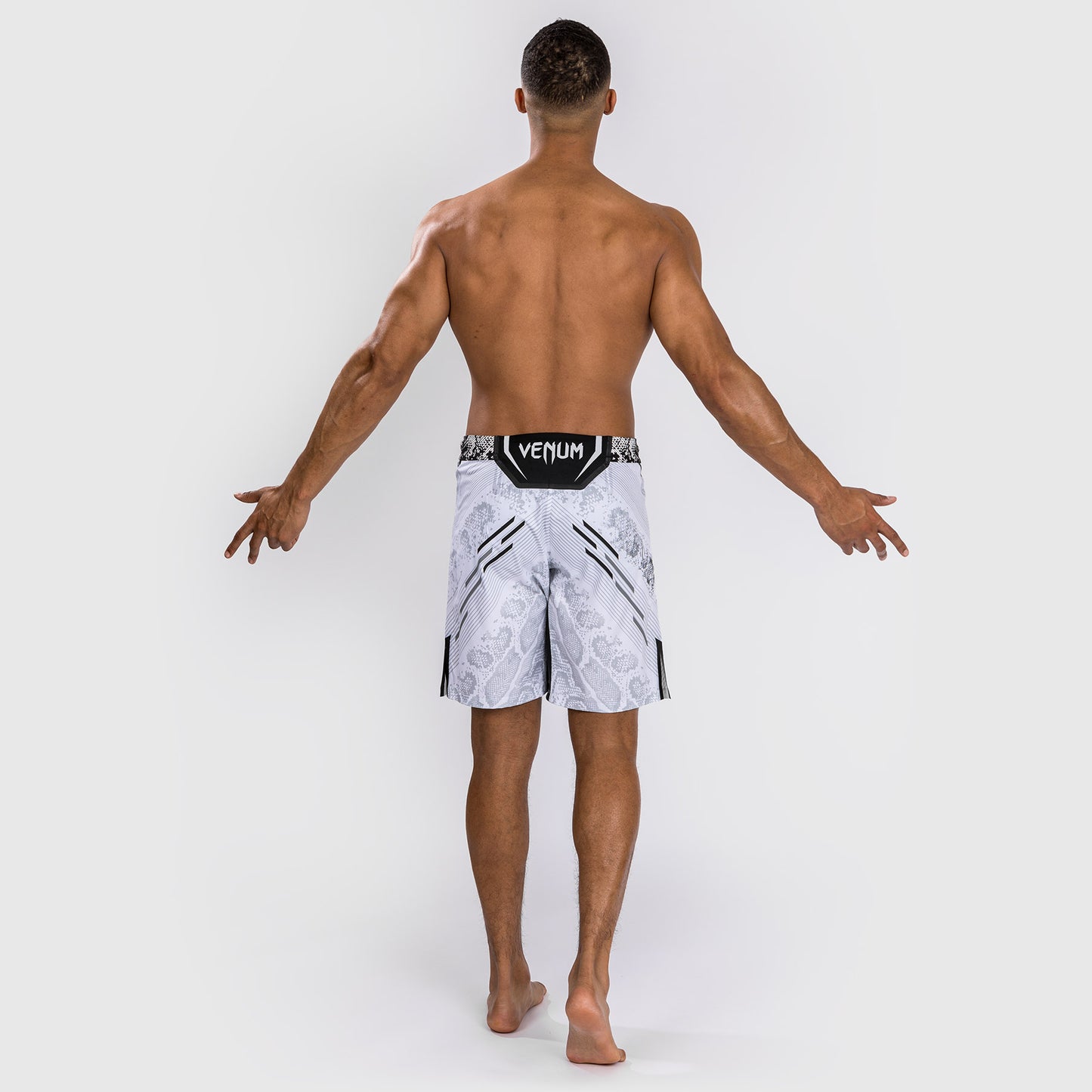 UFC Adrenaline by Venum Gepersonaliseerd Authentic Fight Night Heren Kort Gevecht - Lange Pasvorm - Wit