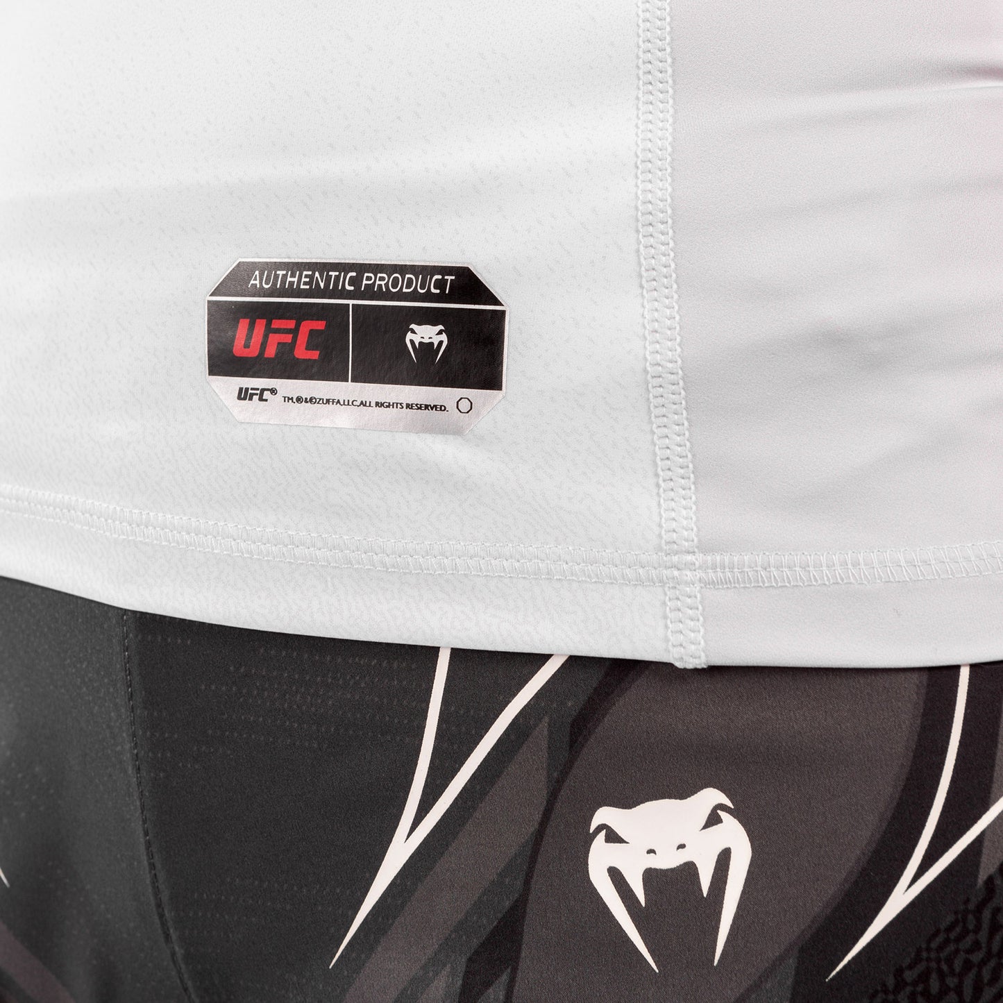 UFC Venum Authentic Fight Night Rashguard voor dames - Wit