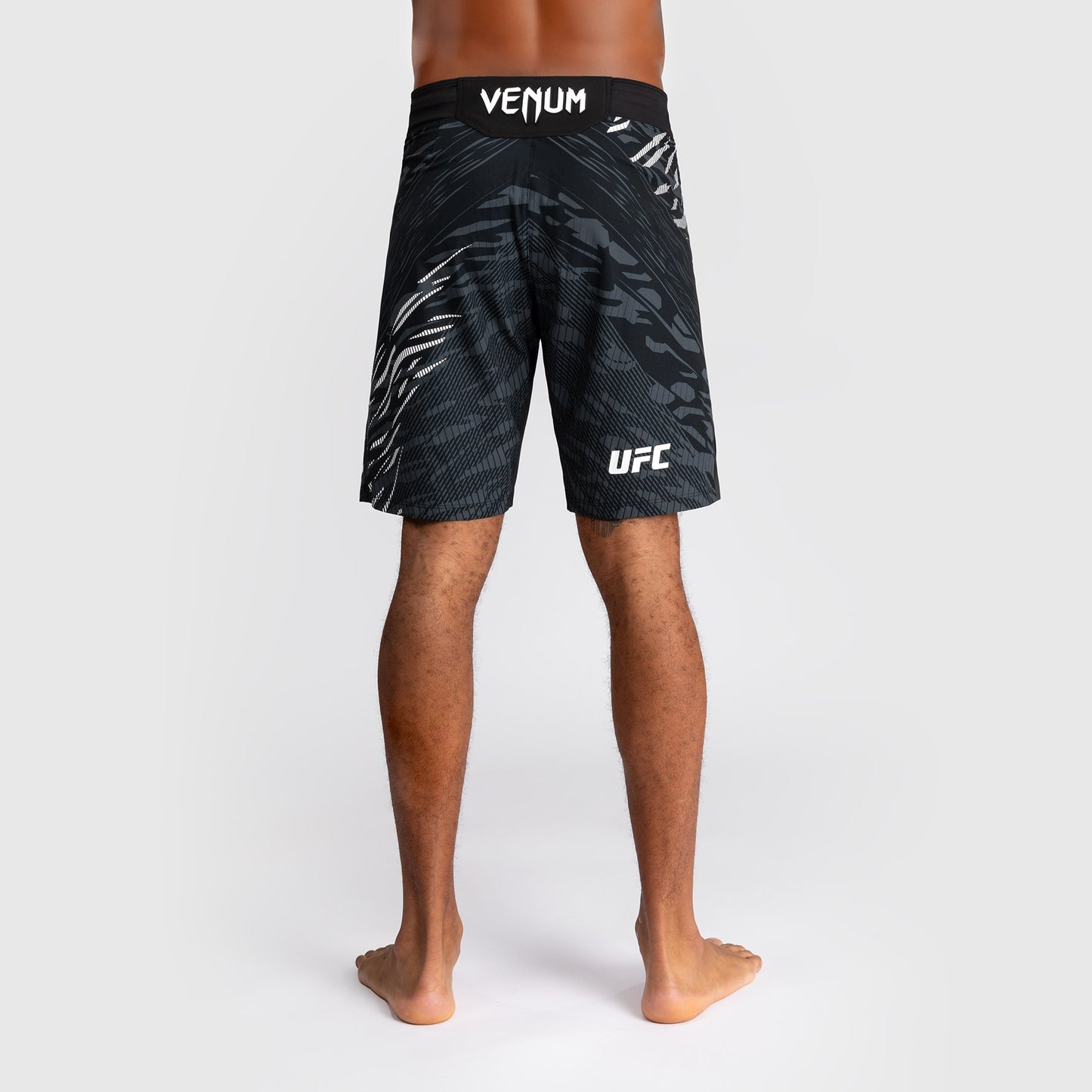 UFC Fusion by Venum Personalized Authentic Fight Night Fight Shorts voor Heren - Lang Fit - Zwart