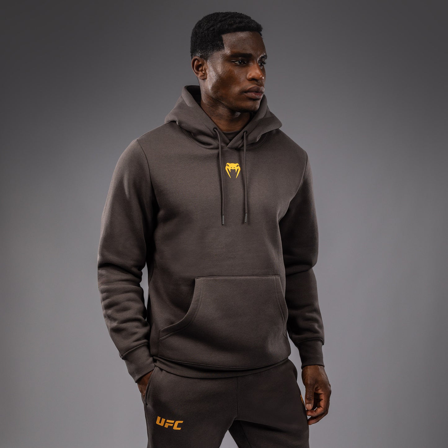 UFC Fusion by Venum Fight Week Hoodie voor Heren - Solid Earthen Brown