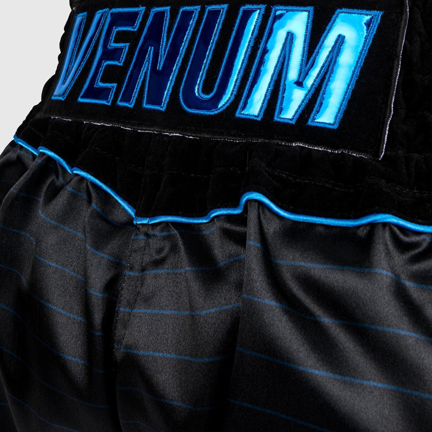 Venum Attack Muay Thai Shorts - Zwart/Blauw