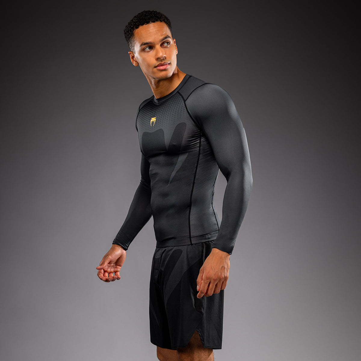 Venum Attack Rashguard met lange mouwen - Zwart/Goud