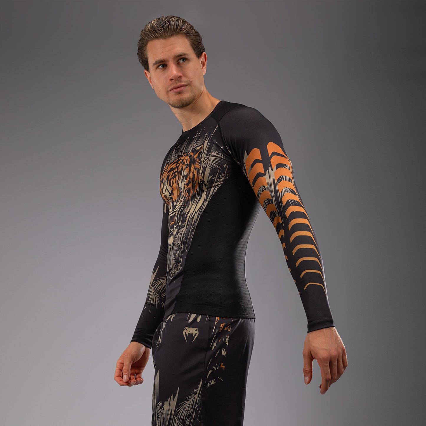 Venum Tiger Lange Mouw Rashguard - Zwart / Neon Oranje