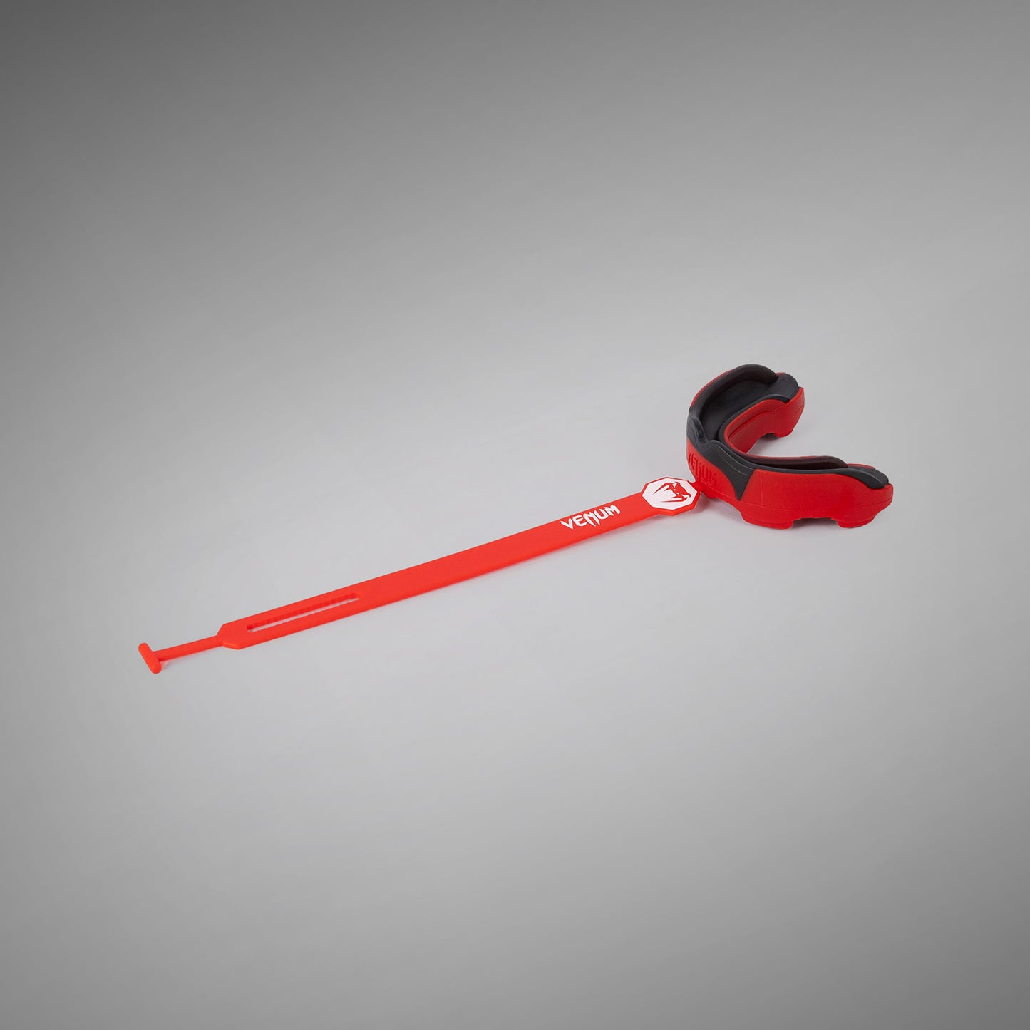 Venum Predator Bitbeschermer met band/zonder band - Rood/Zwart