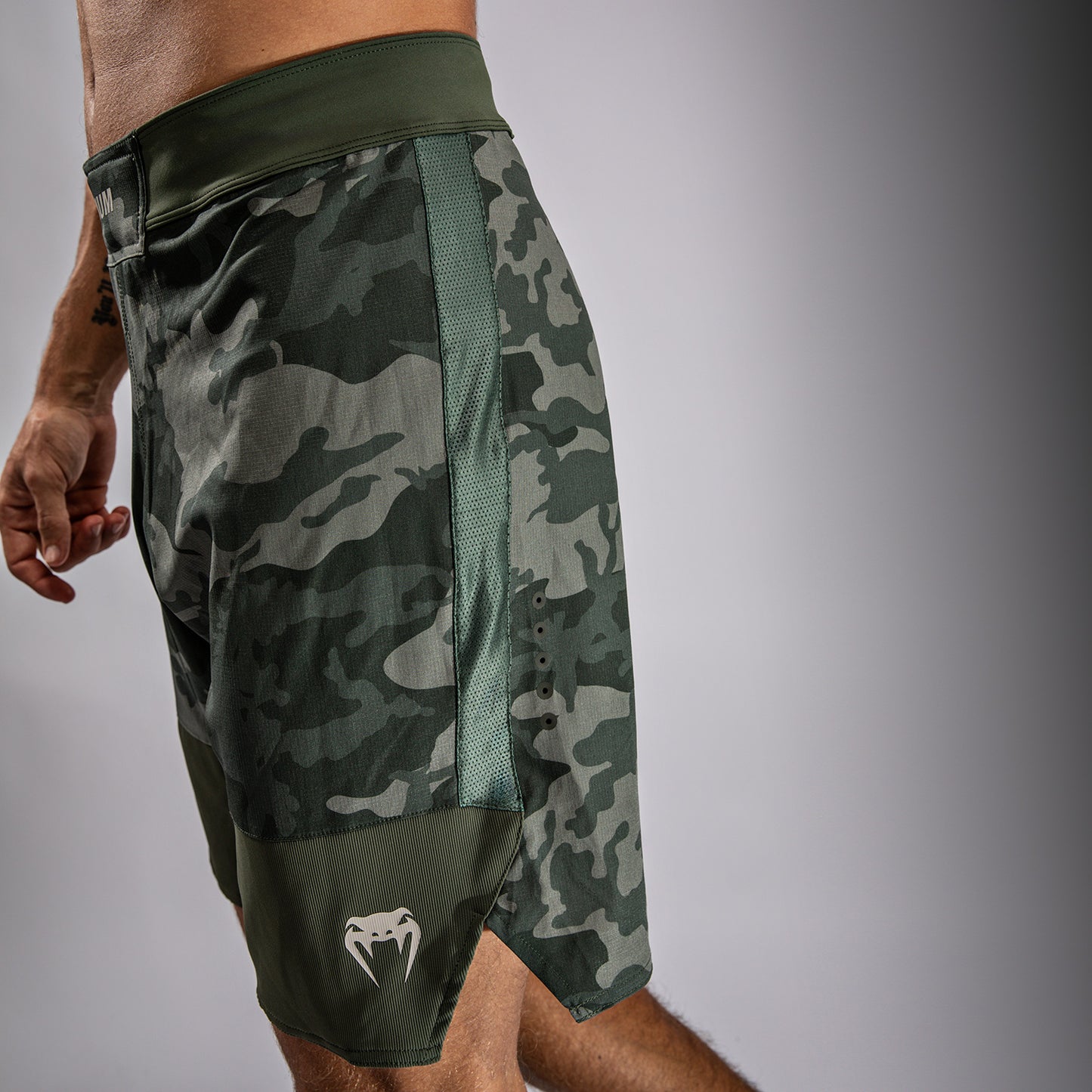 Venum G-Fit Air Fight Shorts Heren - Legergroen