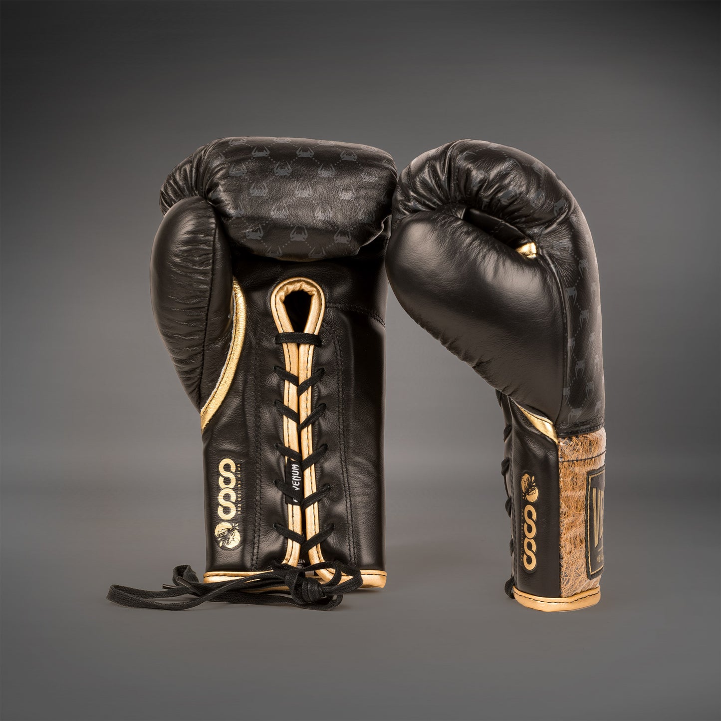 Venum Coco Monogram Pro bokshandschoenen  - Intens zwart