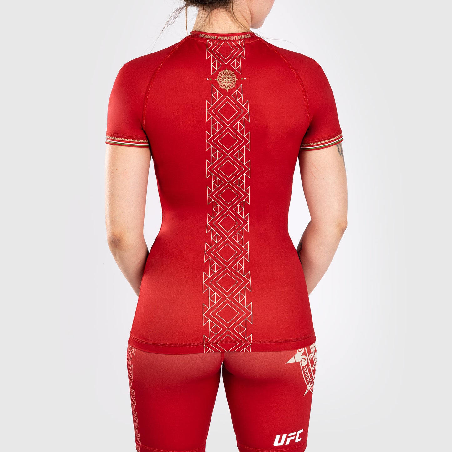 Noche UFC by Venum Authentic Fight Night Performance Rashguard met korte mouwen voor dames, rood