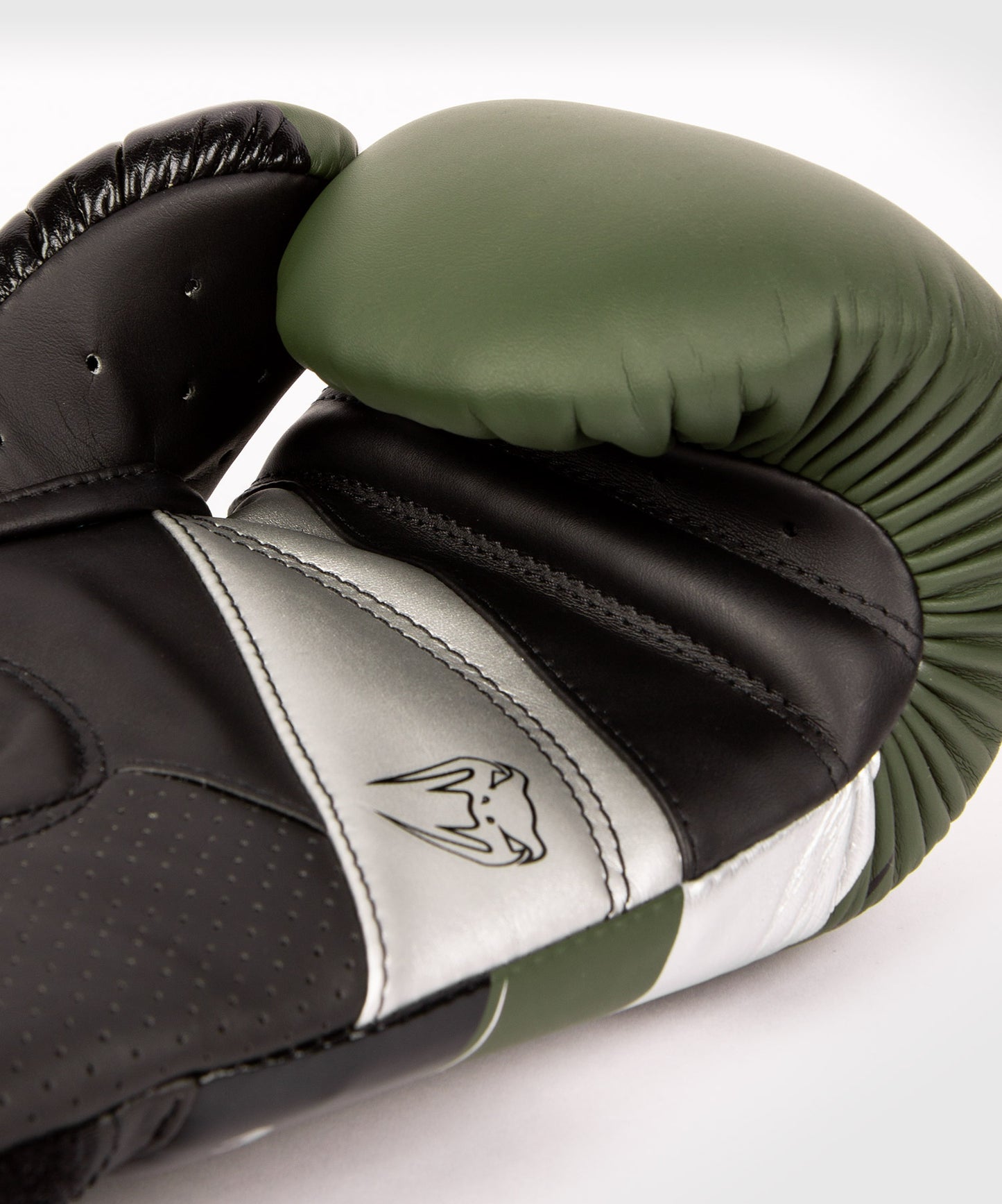 Venum Elite Evo bokshandschoenen - Kaki/Zilver