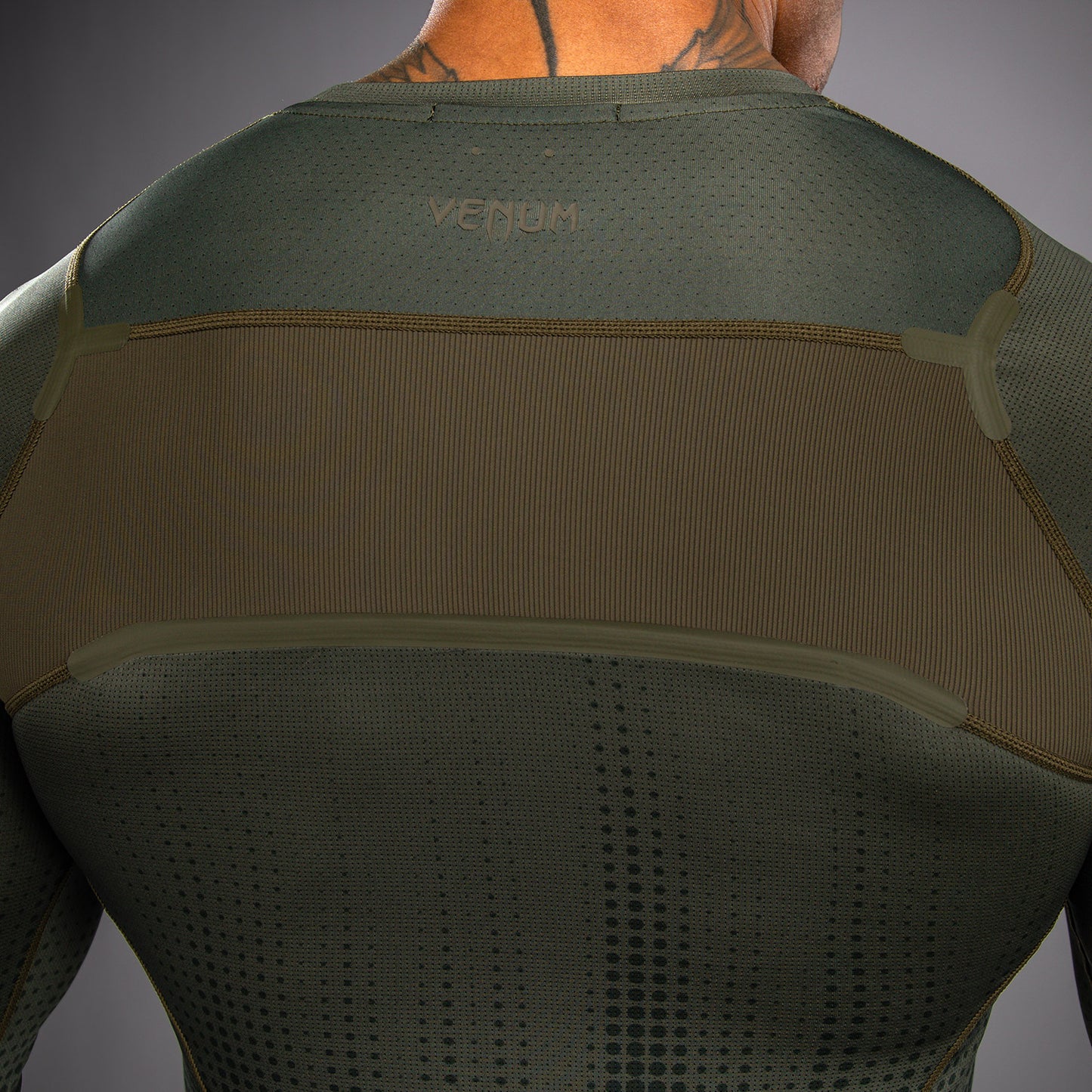 Venum Stealth Rashguard met lange mouwen – Kaki/Legergroen