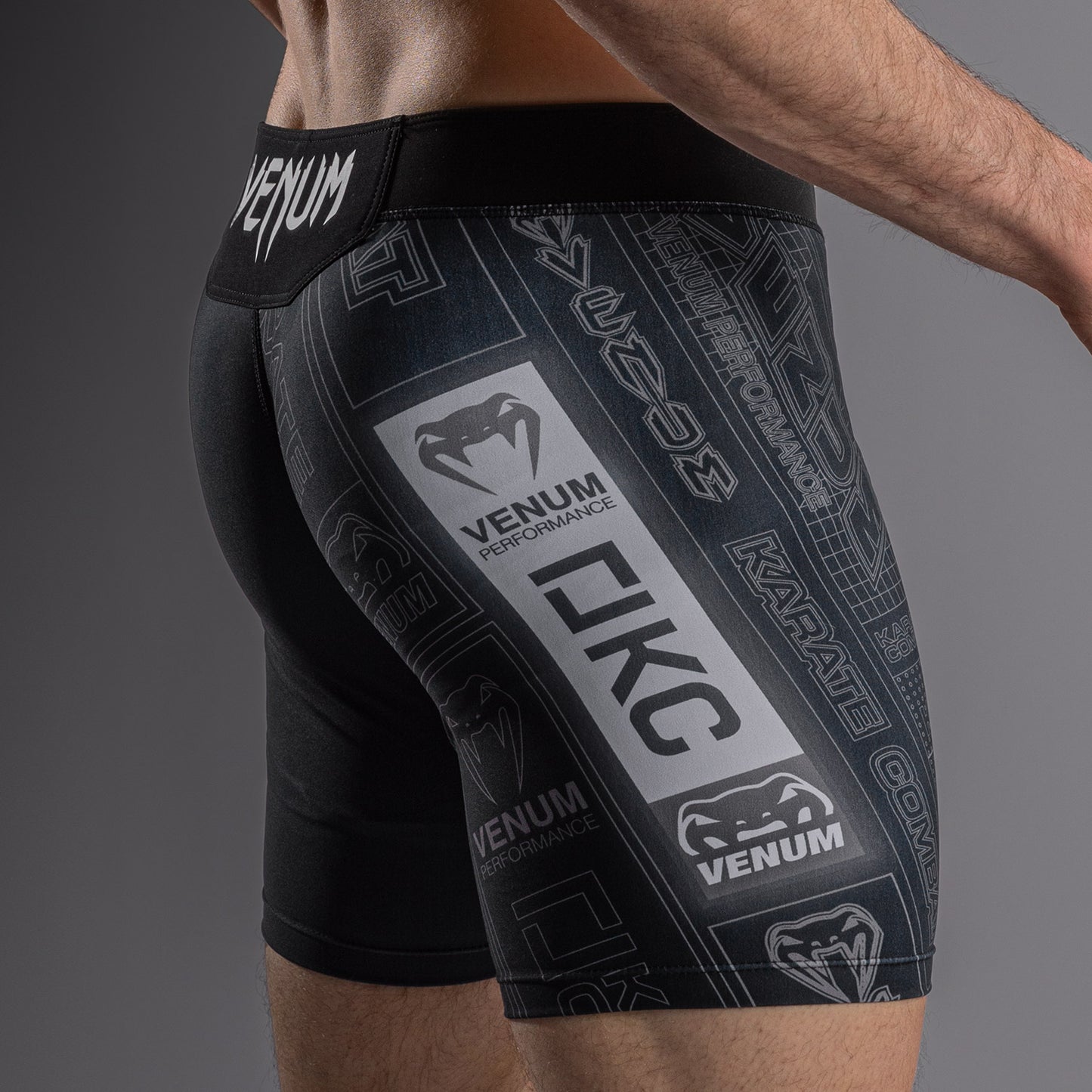 Karate Combat by Venum Compressieshort – Zwart/Grijs