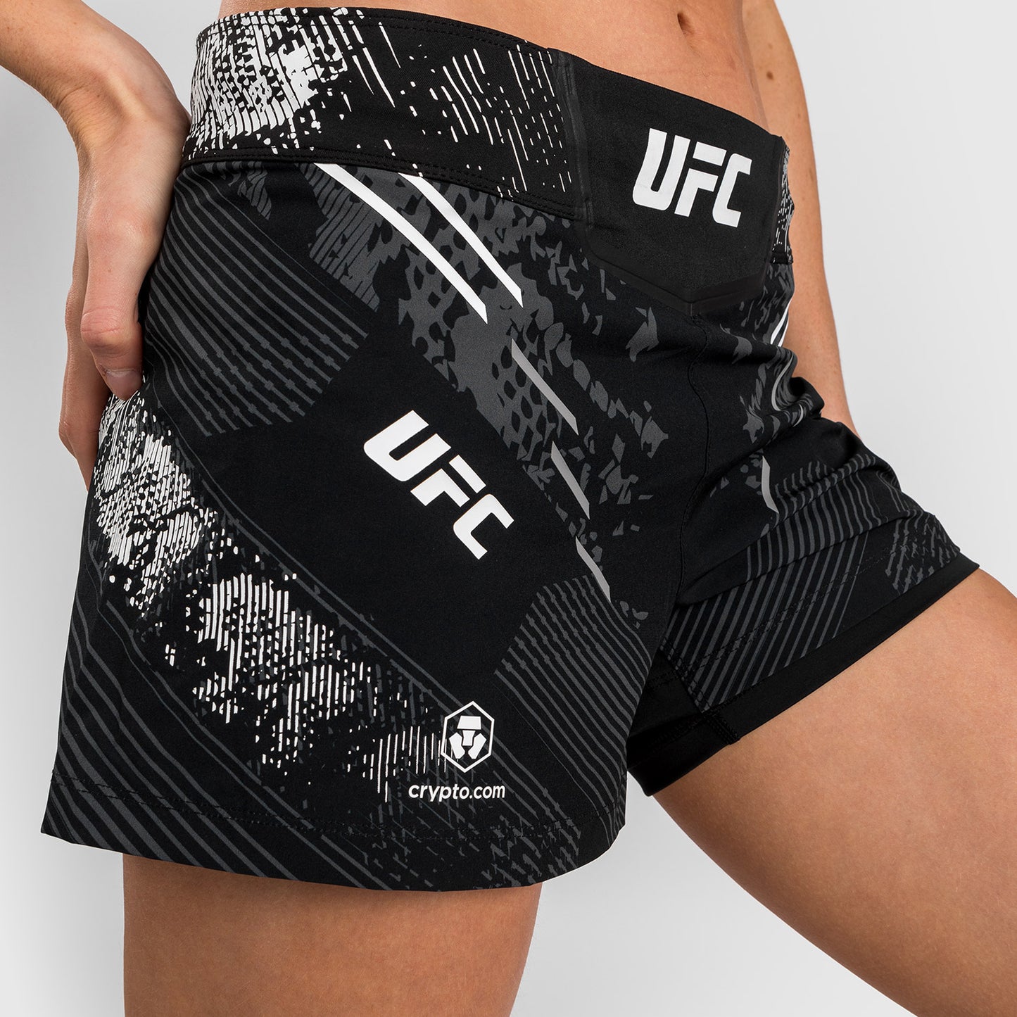 UFC Adrenaline by Venum Gepersonaliseerde Authentic Fight Night Vrouwen Gevechtsshort - Zwart