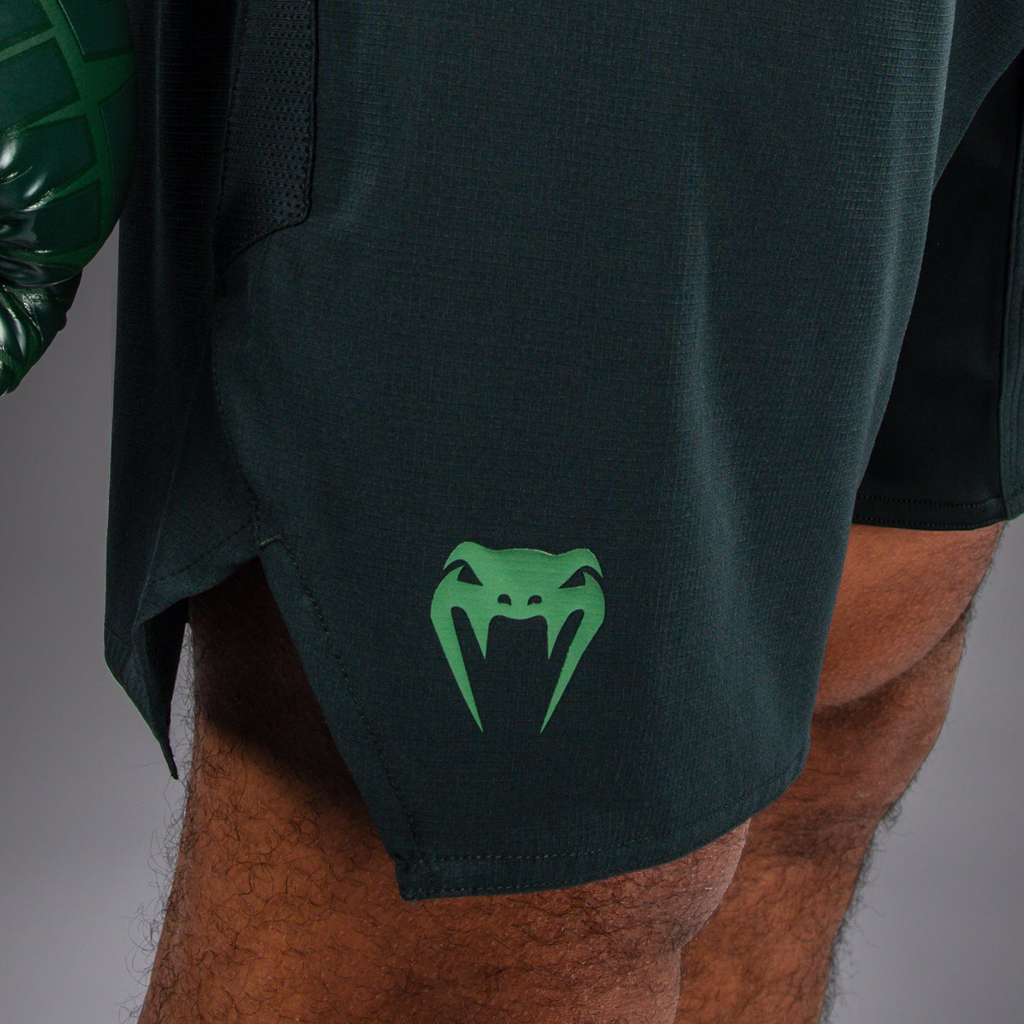 Venum Light 5.0 Fightshorts - Bosgroen/Lichtgroen