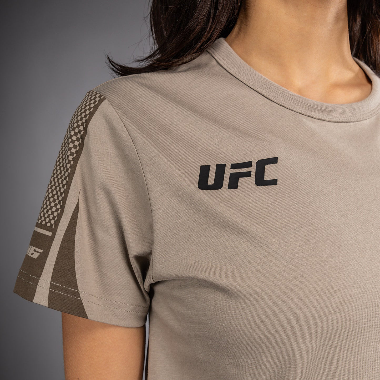 Venum UFC Unity by Venum Authentic Fight Week Dames T-shirt met Korte Mouwen - Zand