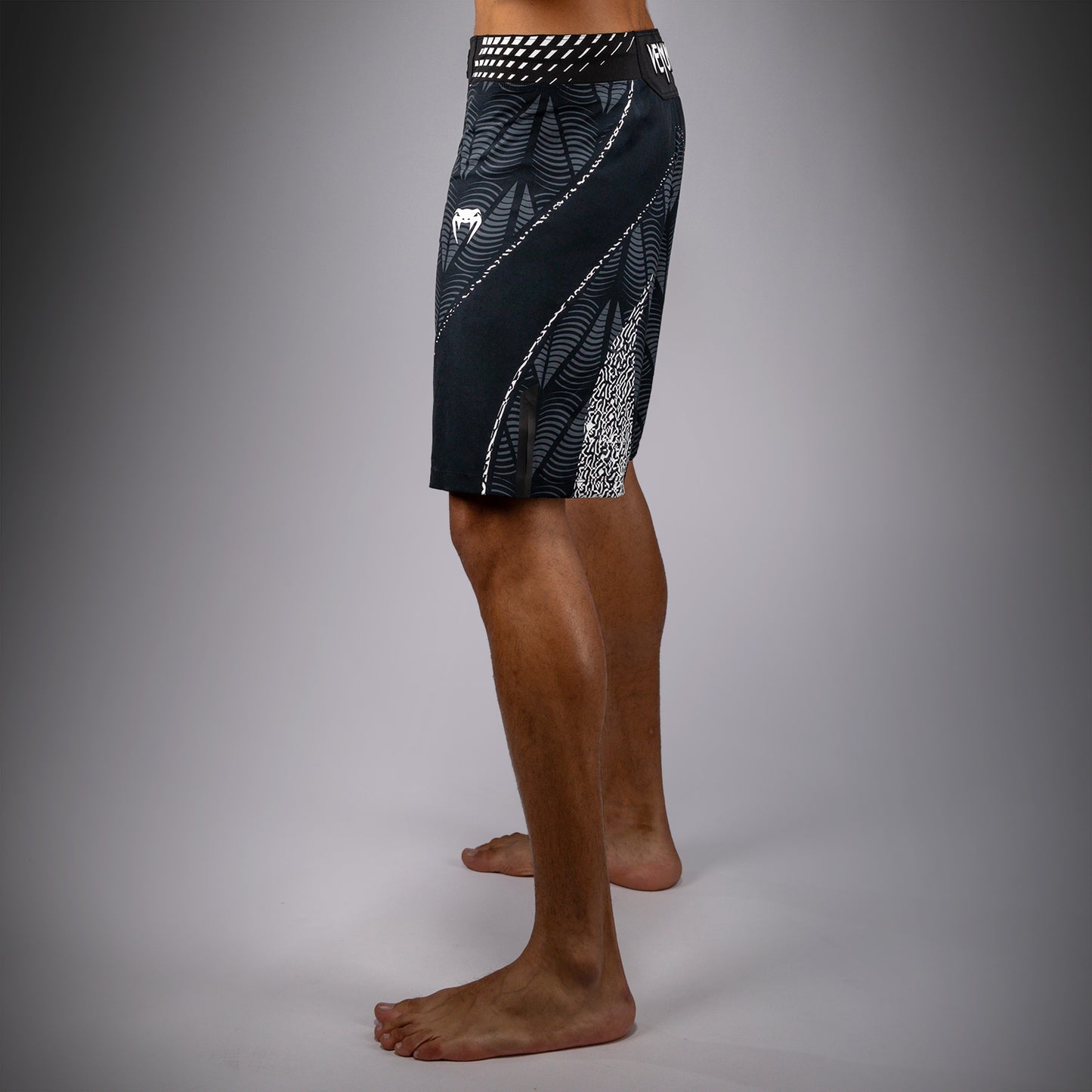 UFC Zenith by Venum Authentic Fight Night Long Fit Fight Short Heren Personalized - Zwart
