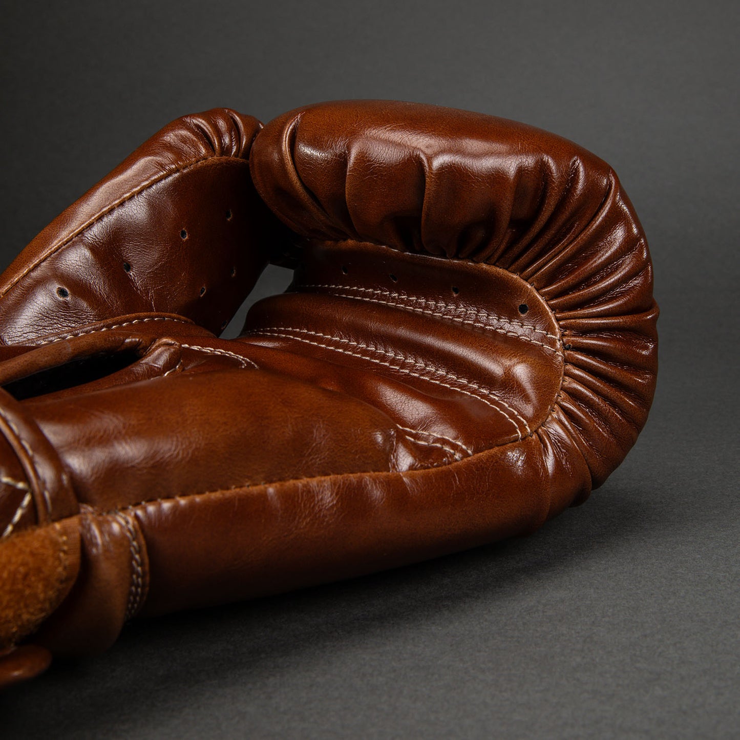 Venum Impact Classic Bokshandschoenen - Glanzend Havana