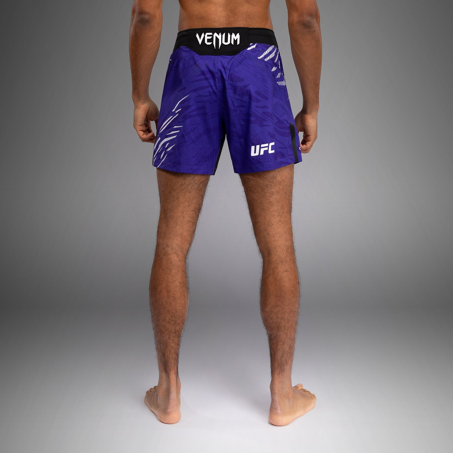 UFC Fusion by Venum Authentic Fight Night Fight Shorts voor Heren - Kort Fit - Paars