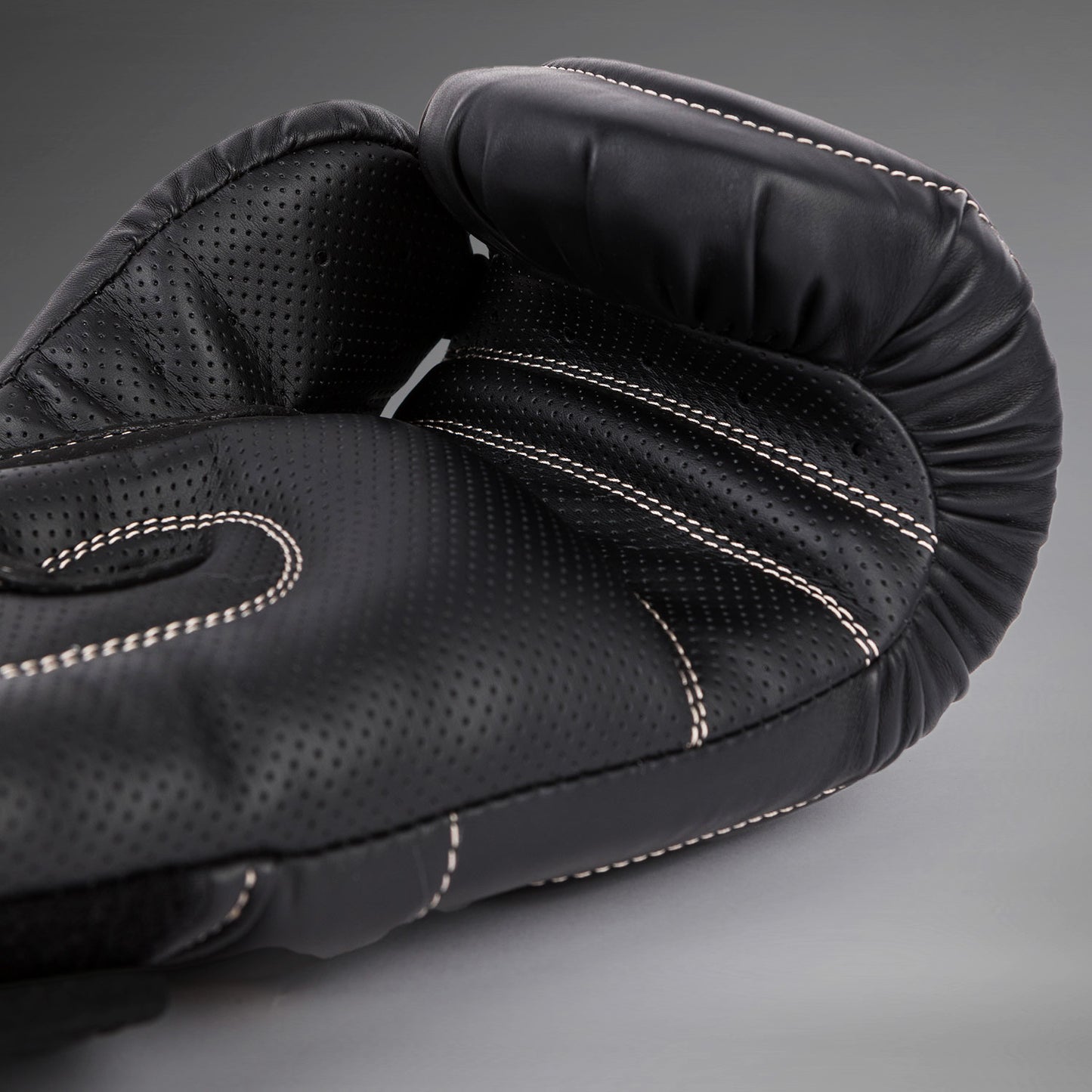 Venum Impact Evo Bokshandschoenen - Zwart