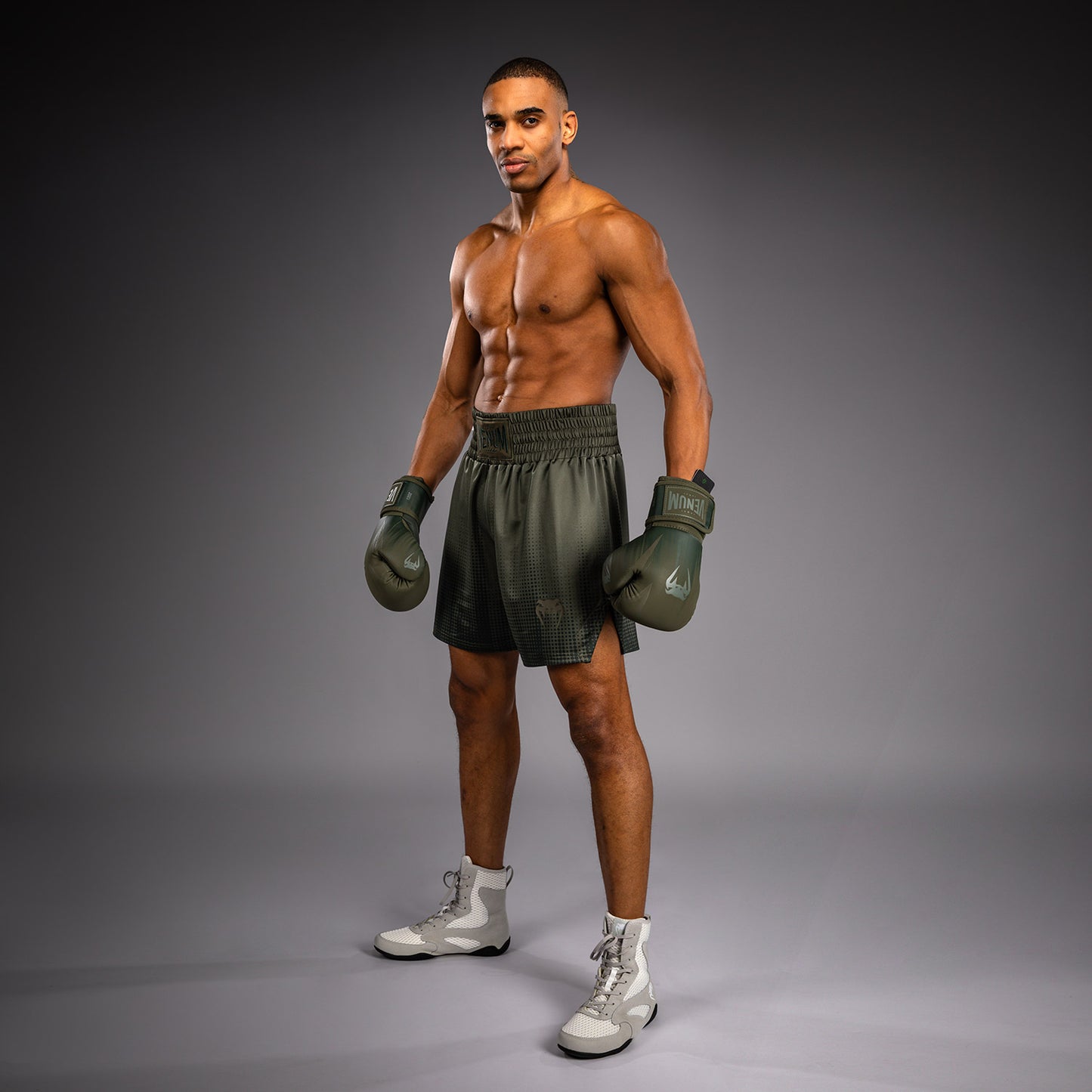 Venum Stealth Boksshort – Kaki/Donkergroen