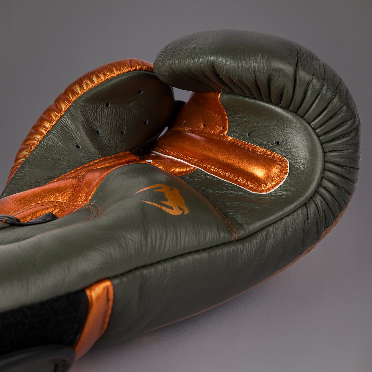 Venum Giant 3.0 Bokshandschoenen - Kaki/Brons - Speciale Editie