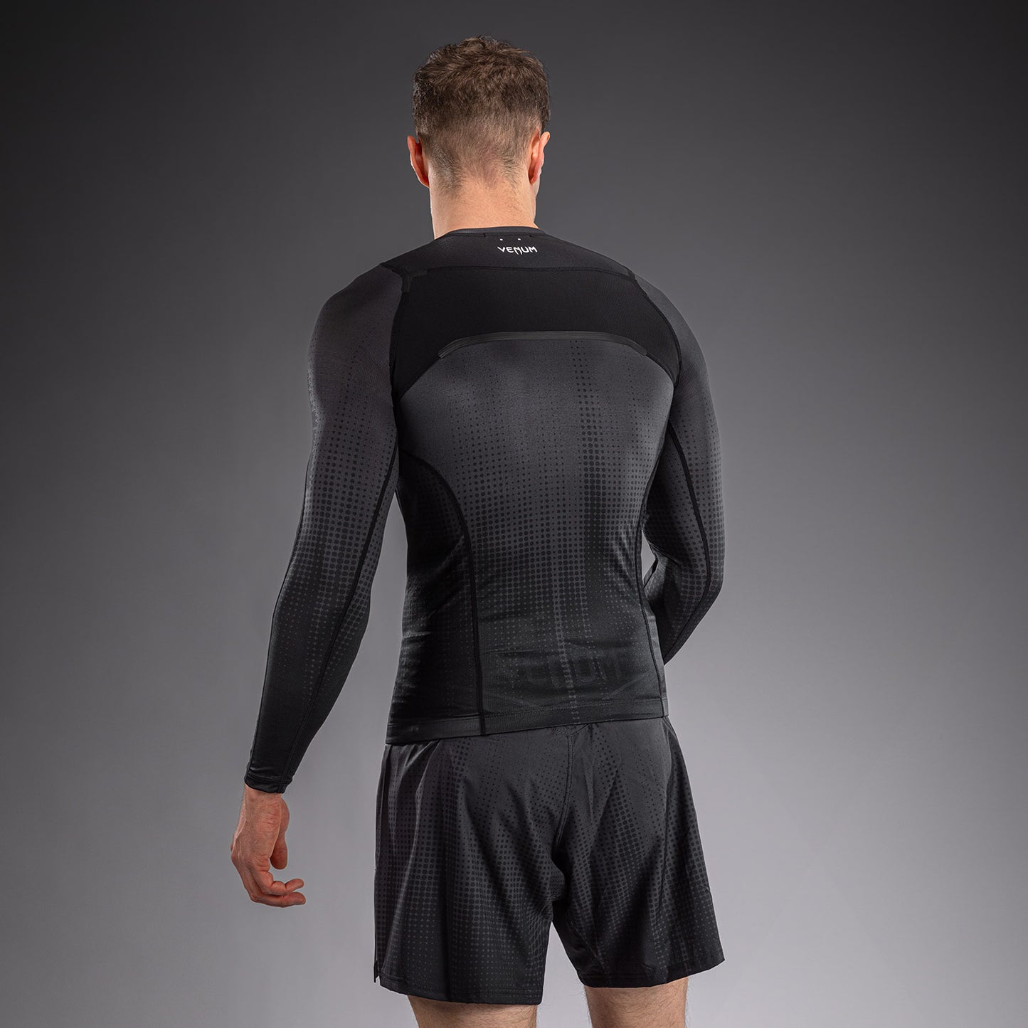 Venum Stealth Rashguard met lange mouwen – Zwart/Wit