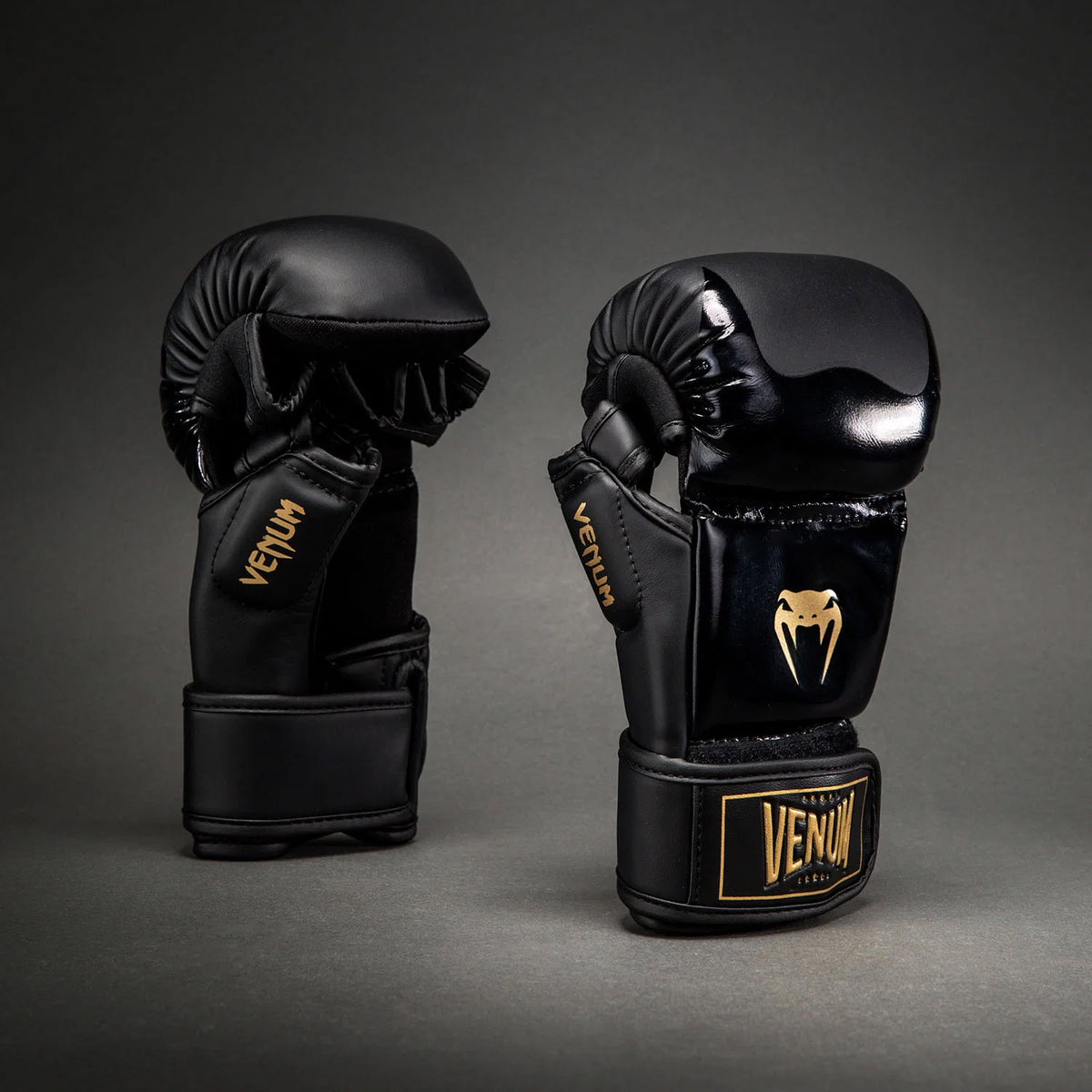 Venum Attack 2.0 Sparring Handschoenen – Zwart/Goud