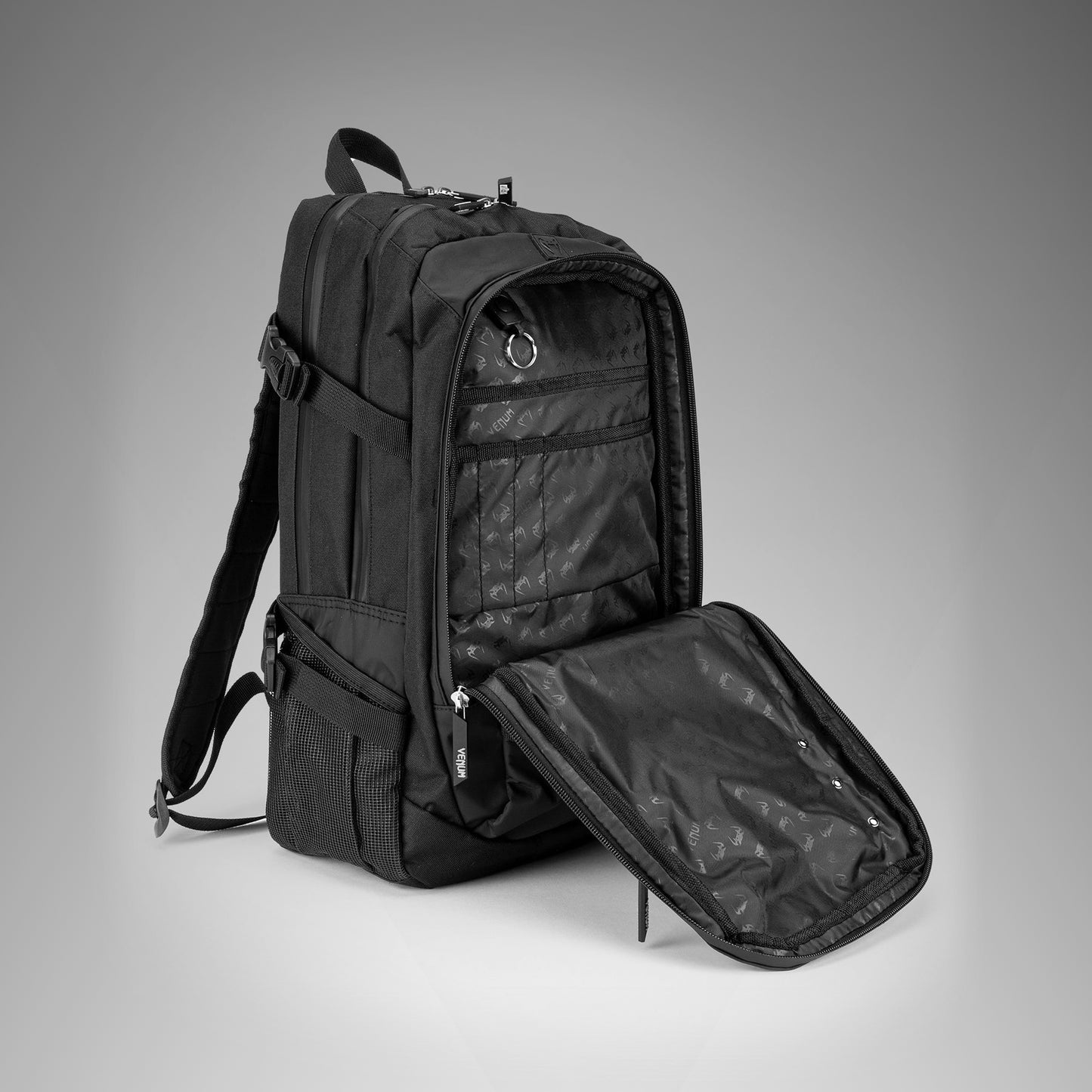 Venum Challenger Pro Evo Rugzak (20-25L) – Zwart/Wit