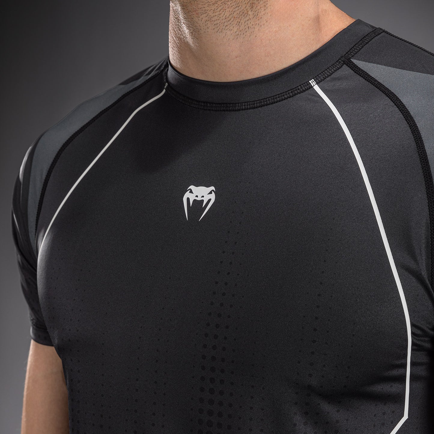 Venum Stealth Dry Tech T-shirt – Zwart/Wit