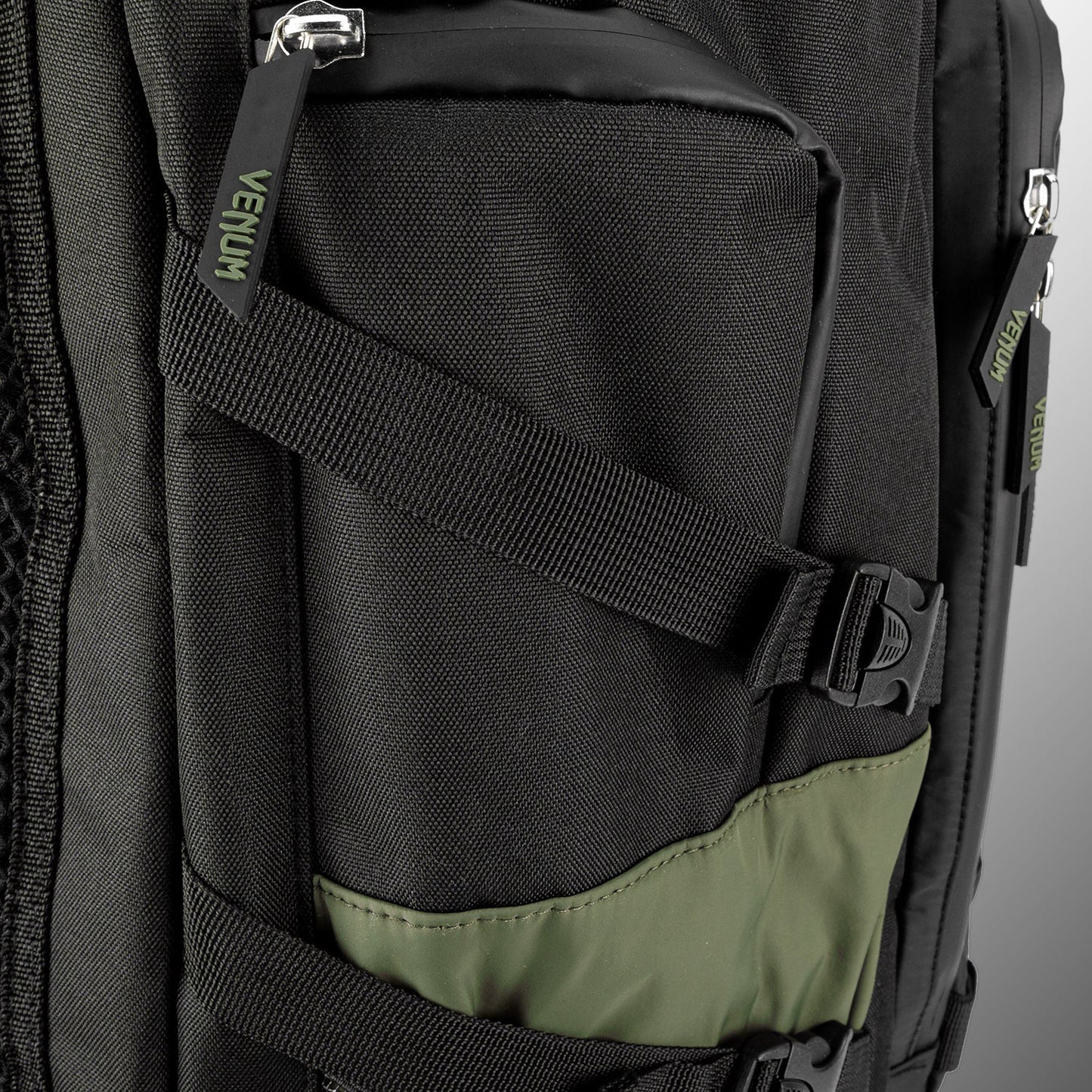 Venum Challenger Xtrem Evo Rugzak (50-63L) – Kaki/Zwart