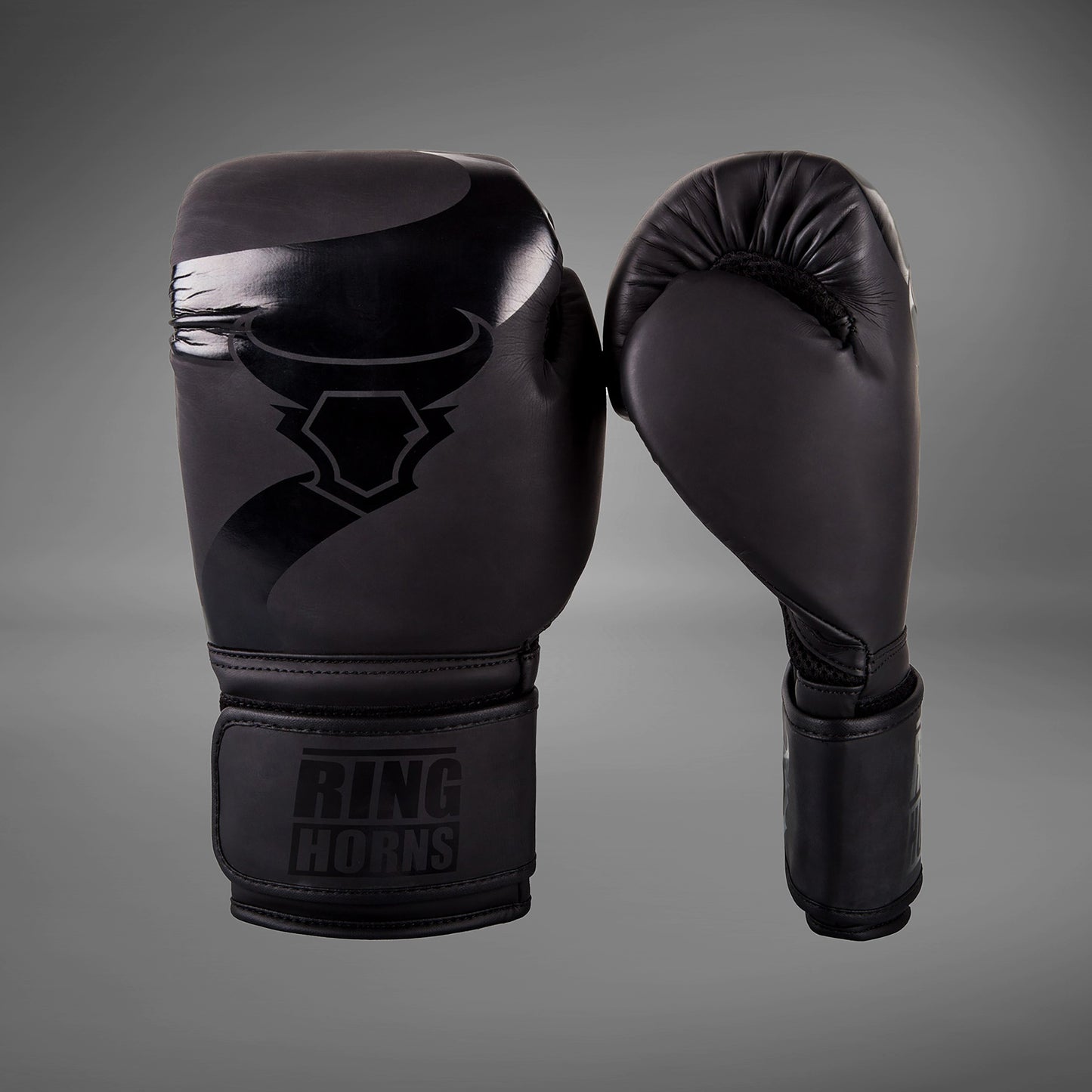 Ringhorns Charger by Venum Bokshandschoenen - Zwart/Zwart