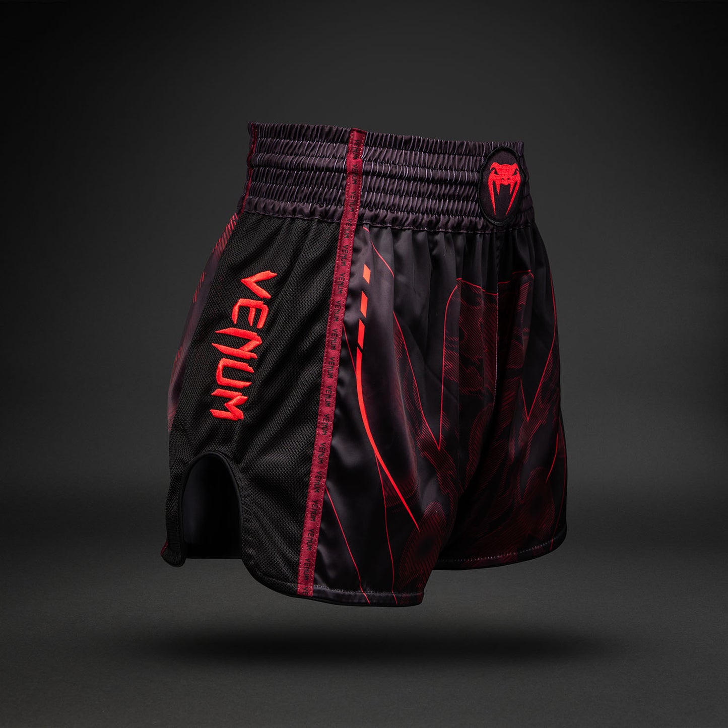 Venum Spectre Muay Thai Short – Zwart/Rood
