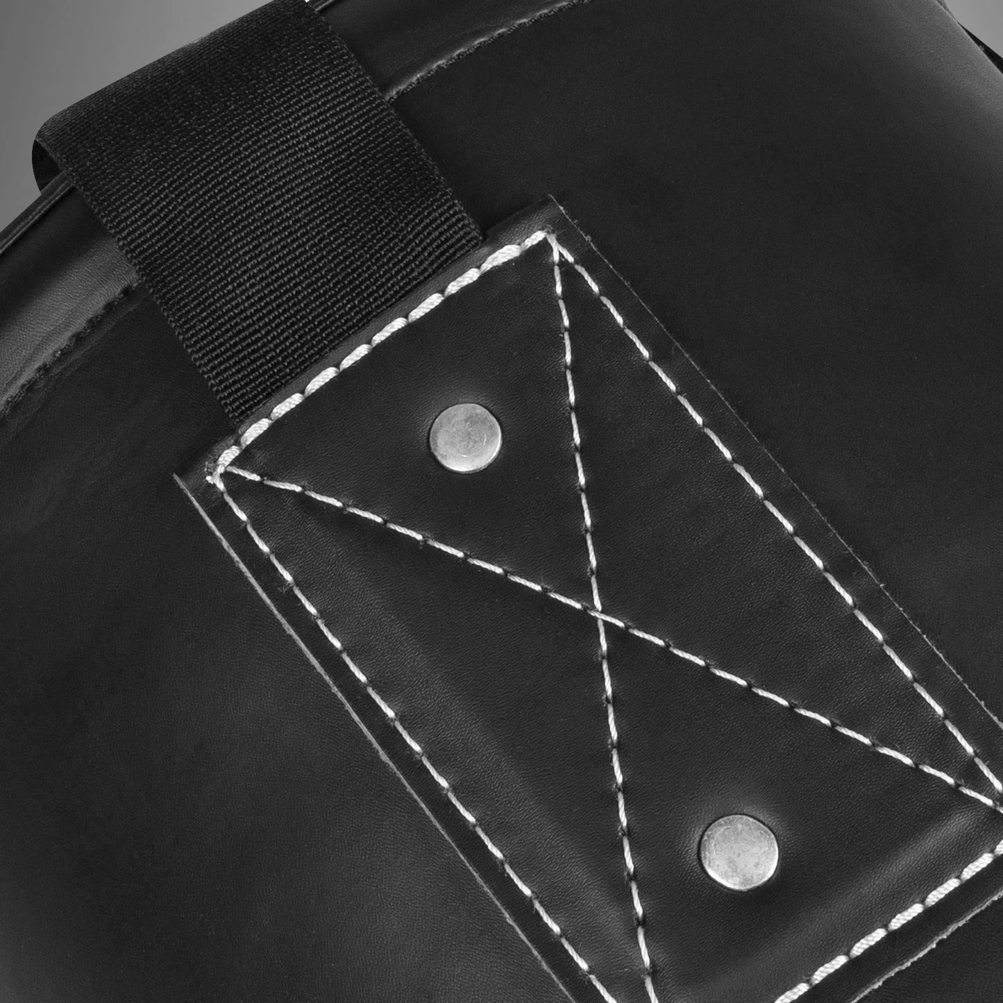 Venum Origins bokszak - Zwart/Wit (met plafondbevestiging)