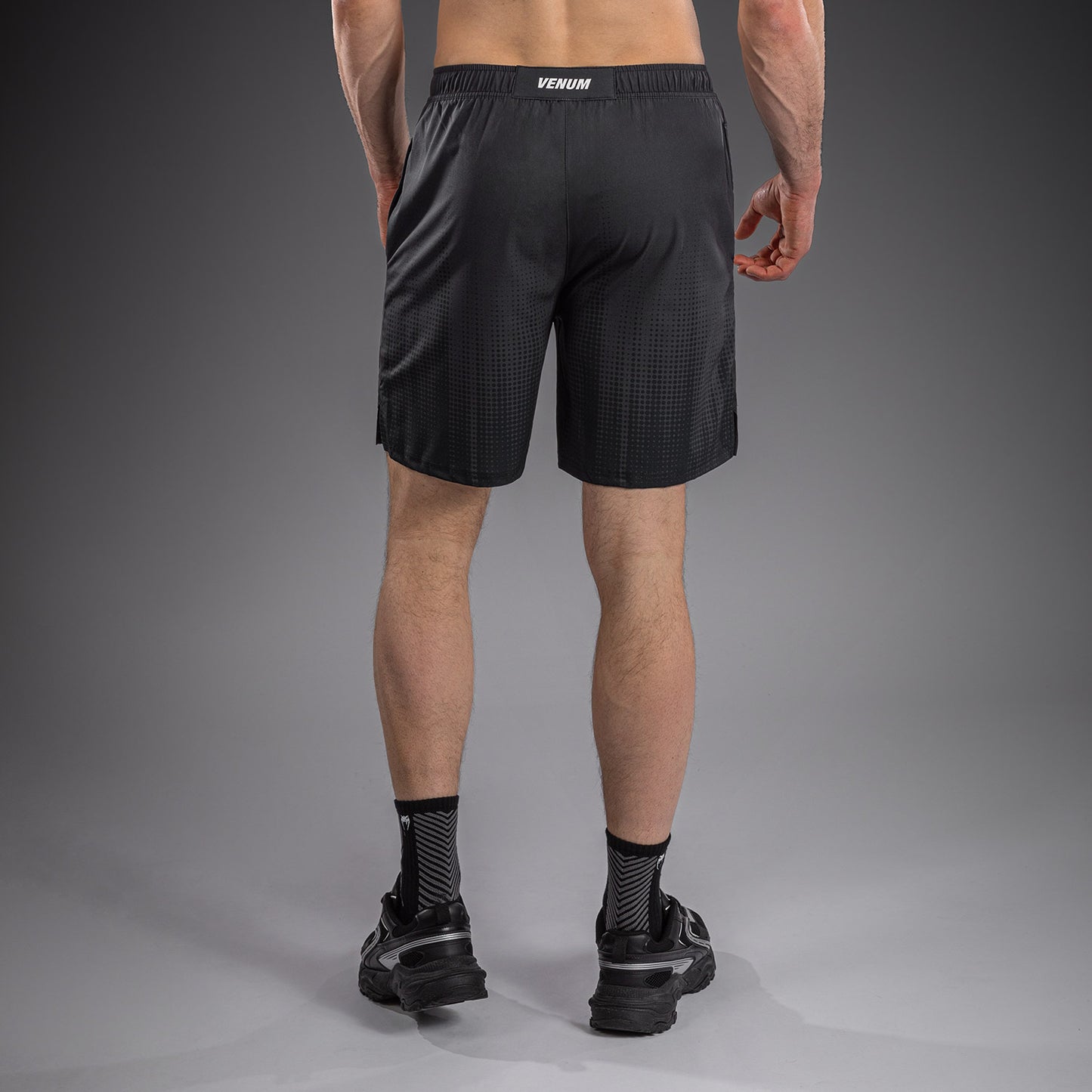 Venum Stealth Trainingsshorts – Zwart/Wit