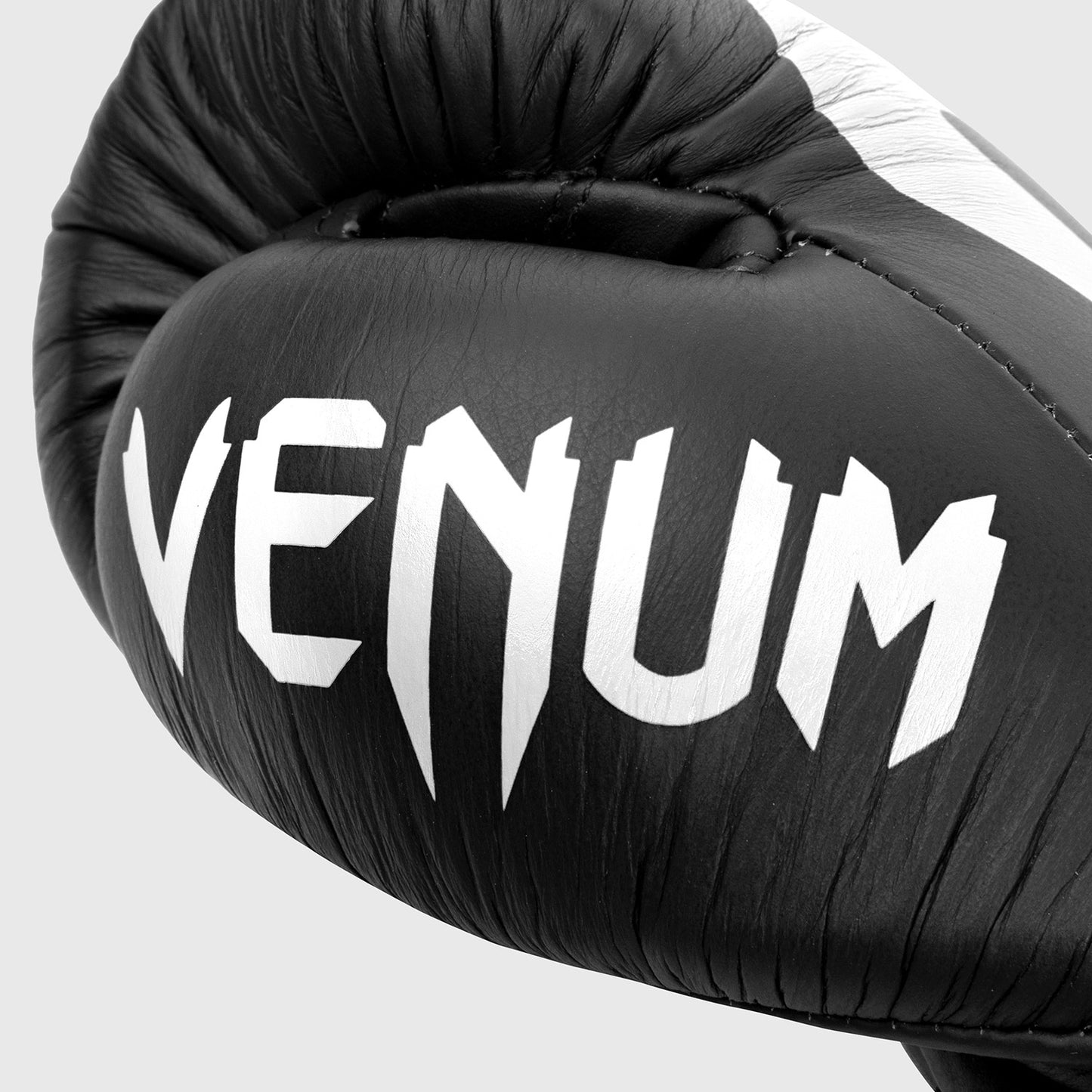 Venum Giant 2.0 Pro bokshandschoenen - met veters