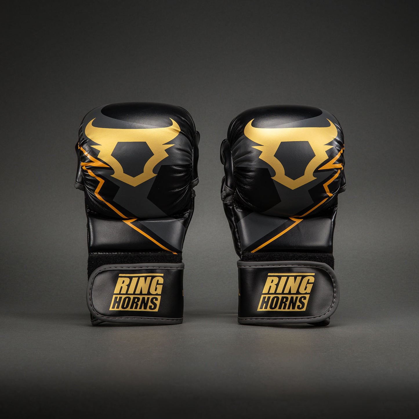 Ringhorns Charger by Venum MMA Handschoenen – Zwart/Goud