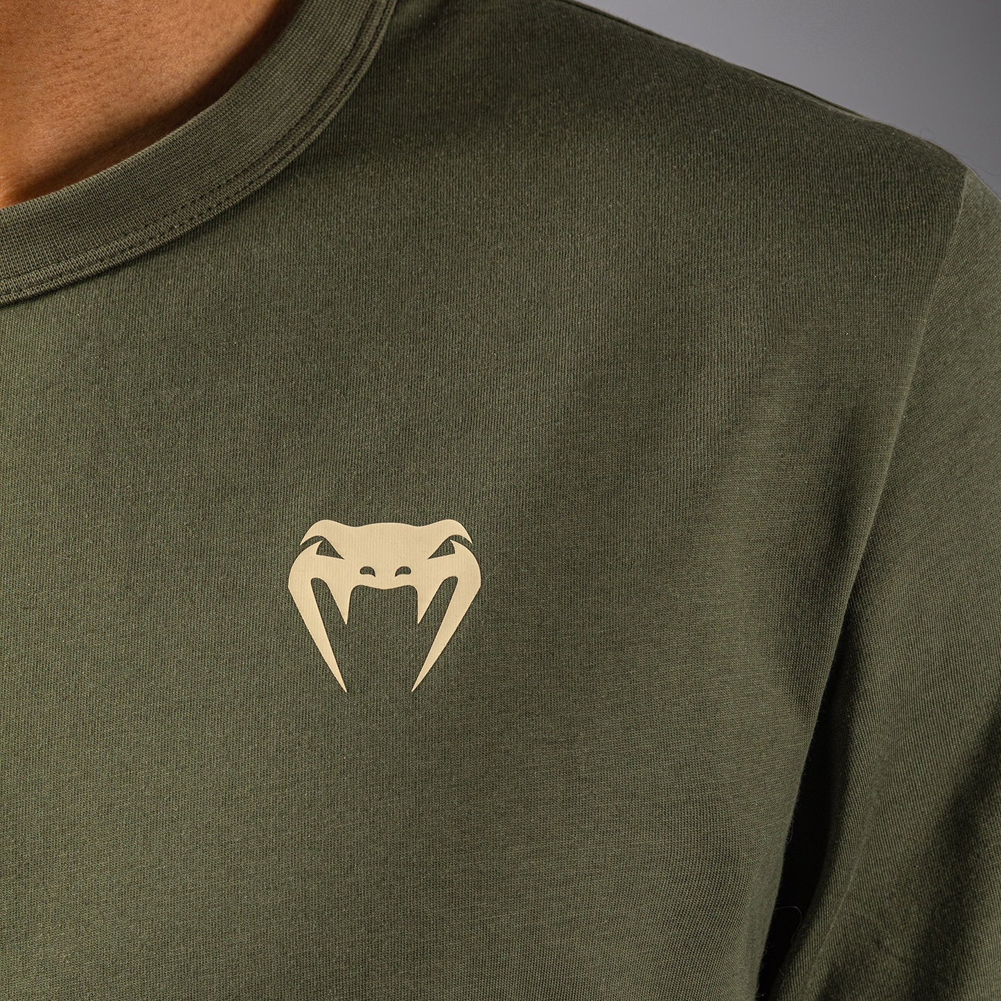 Venum x Rajadamnern T-shirt - Militair Groen