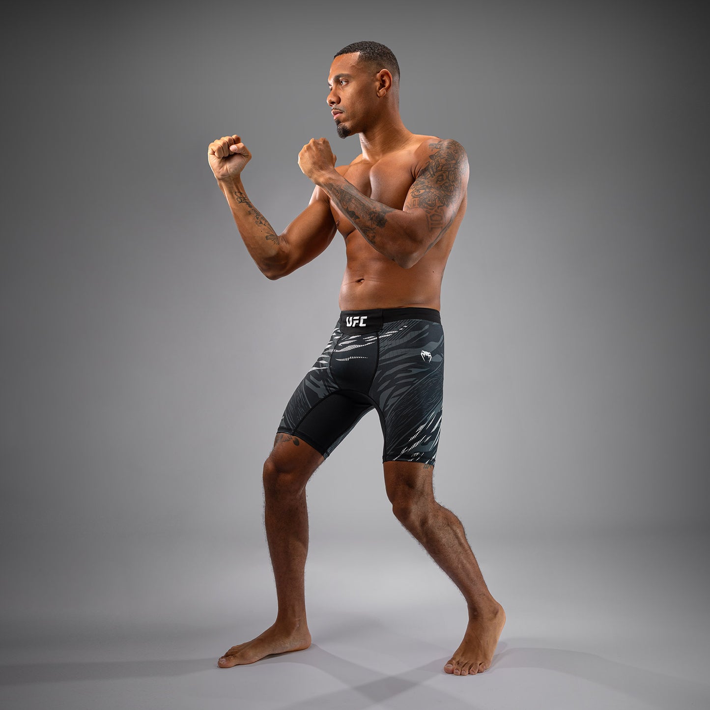 UFC Fusion by Venum Personalized Authentic Fight Night Vale Tudo Shorts voor Heren - Zwart