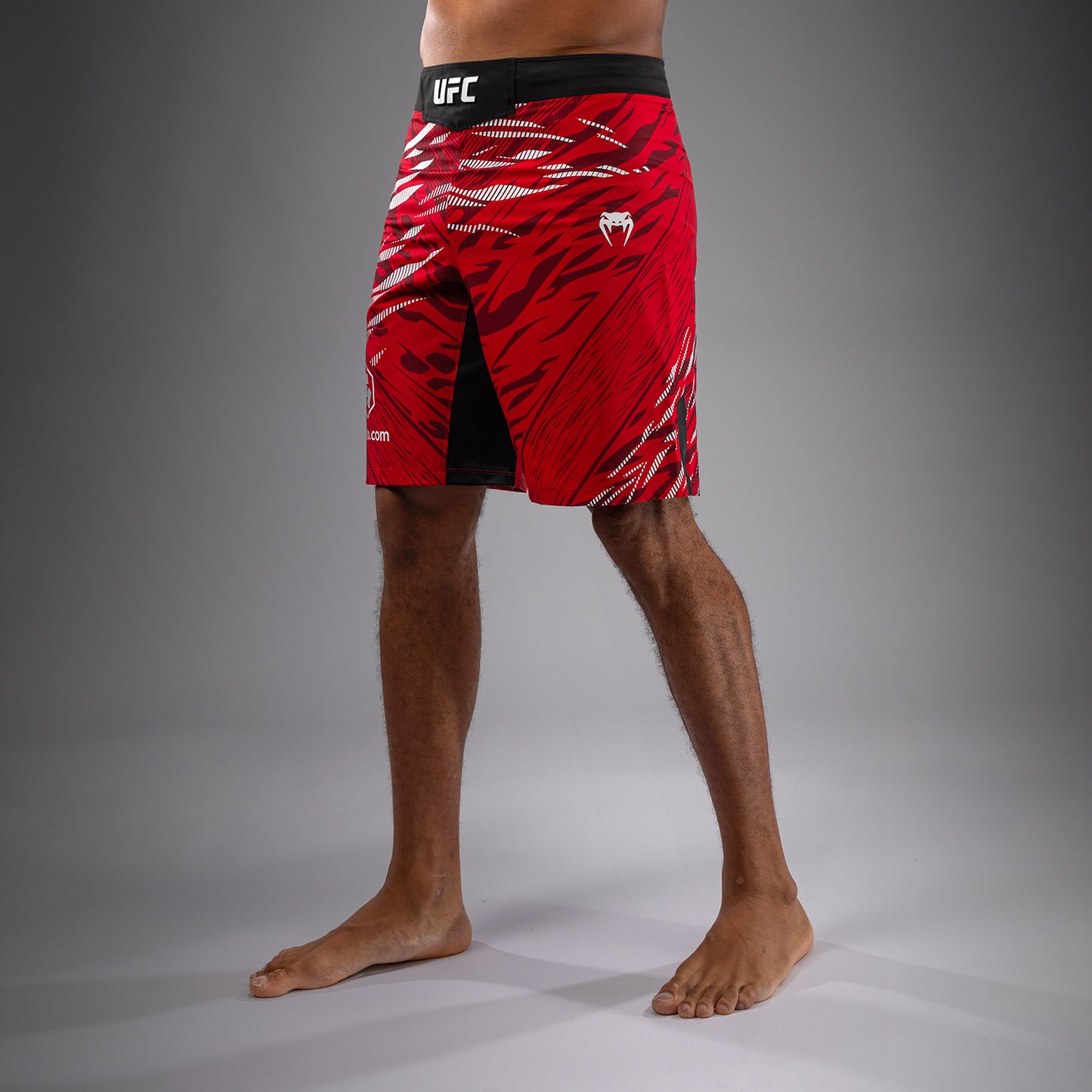 UFC Fusion by Venum Authentic Fight Night Fight Shorts voor Heren - Lang Fit - Rood
