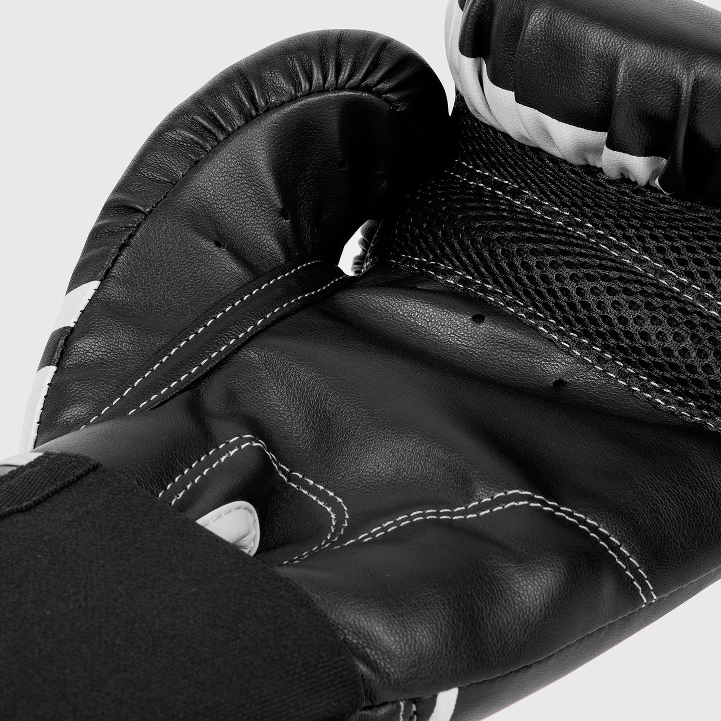 Venum Challenger 2.0 Bokshandschoenen - Zwart/Wit